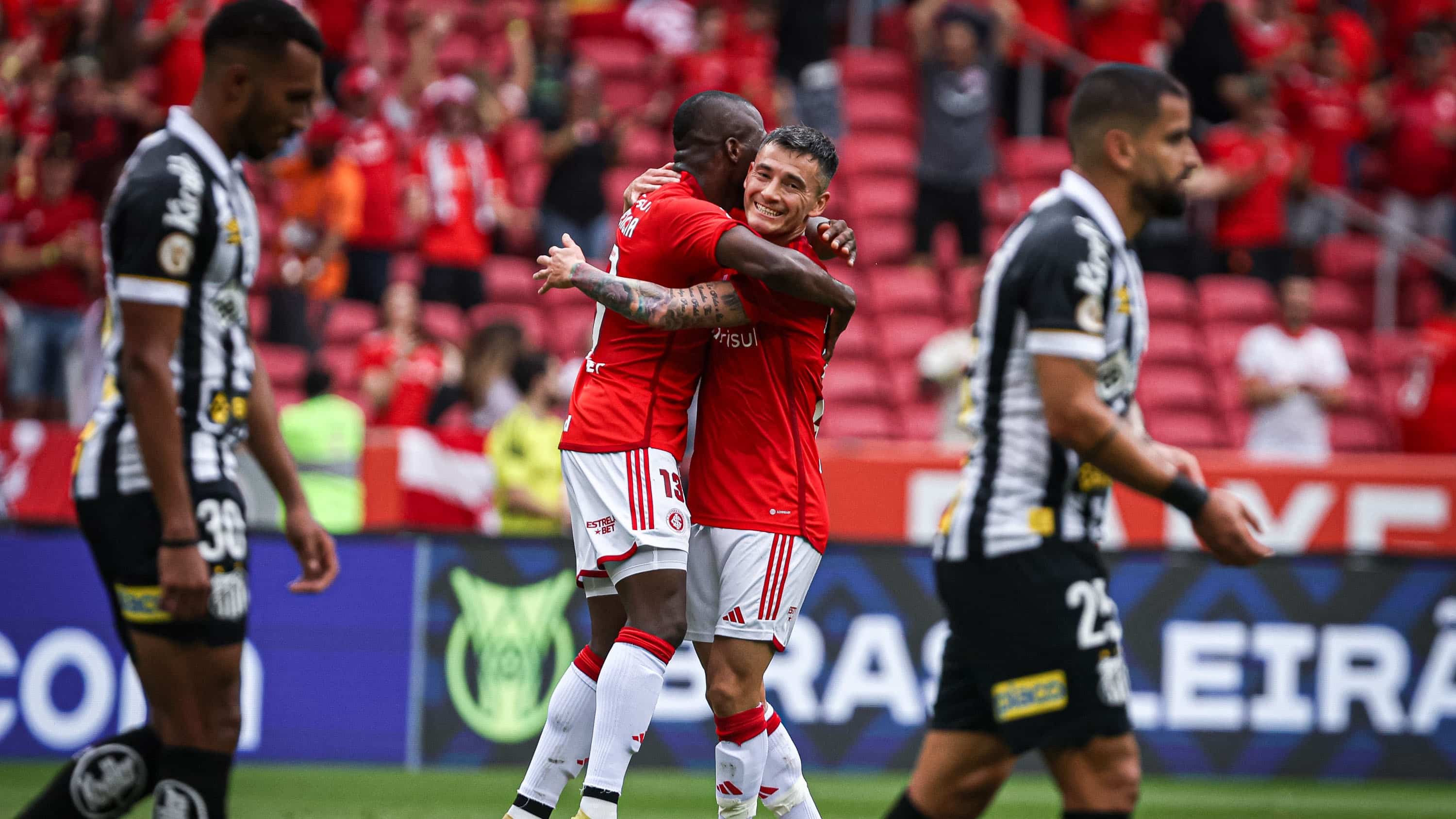 Todo dia um 7&times;1 diferente: Internacional massacra o Santos e aplica goleada hist&oacute;rica no Beira-Rio