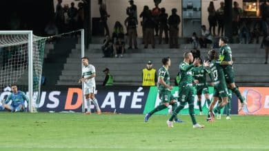 Palmeiras quebra jejum longo, retoma caminho das vit&oacute;rias e afunda o Coritiba
