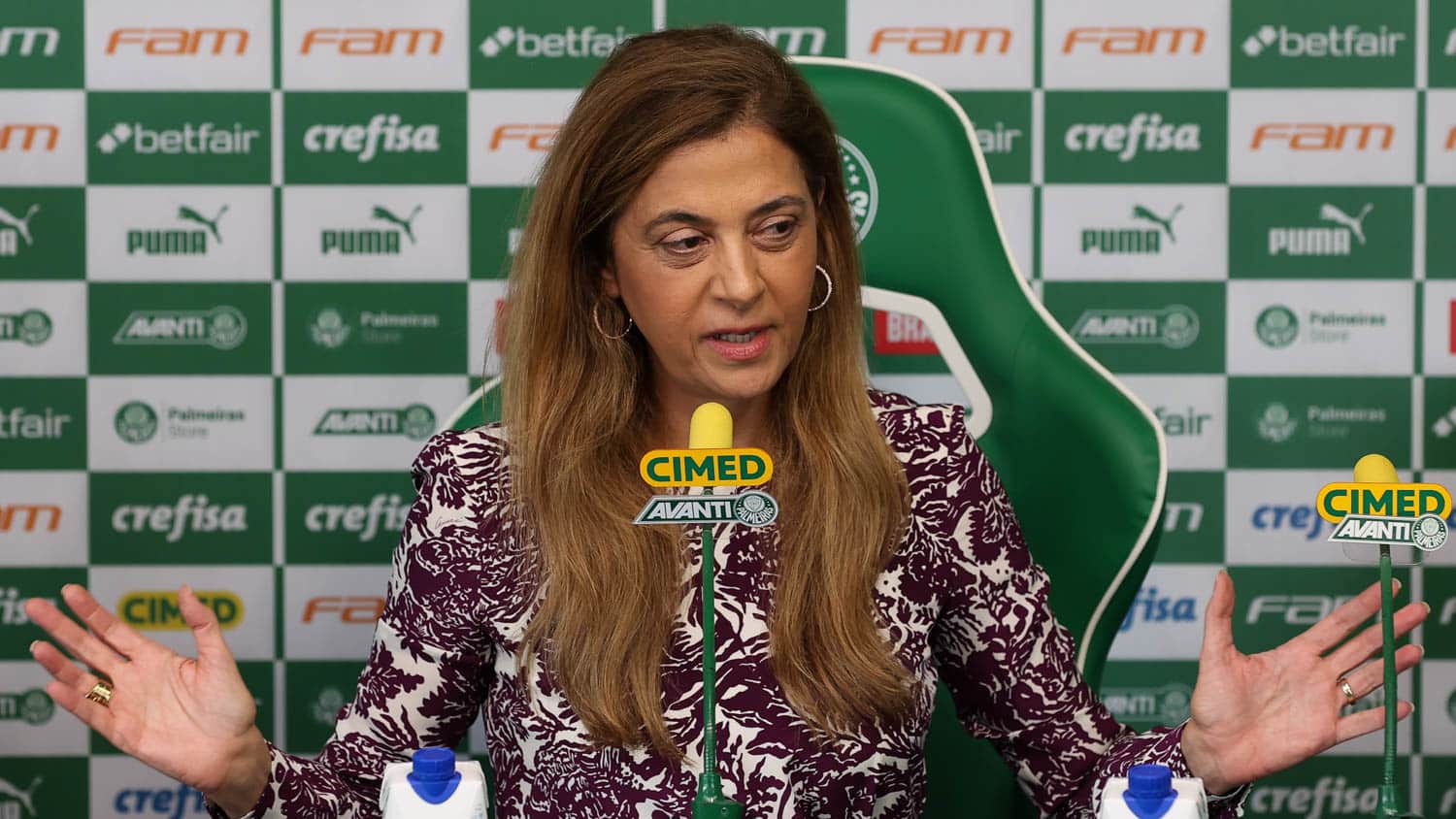 Palmeiras: vandalismo em lojas da Crefisa agrava rela&ccedil;&atilde;o tensa entre Leila Pereira e parte da torcida