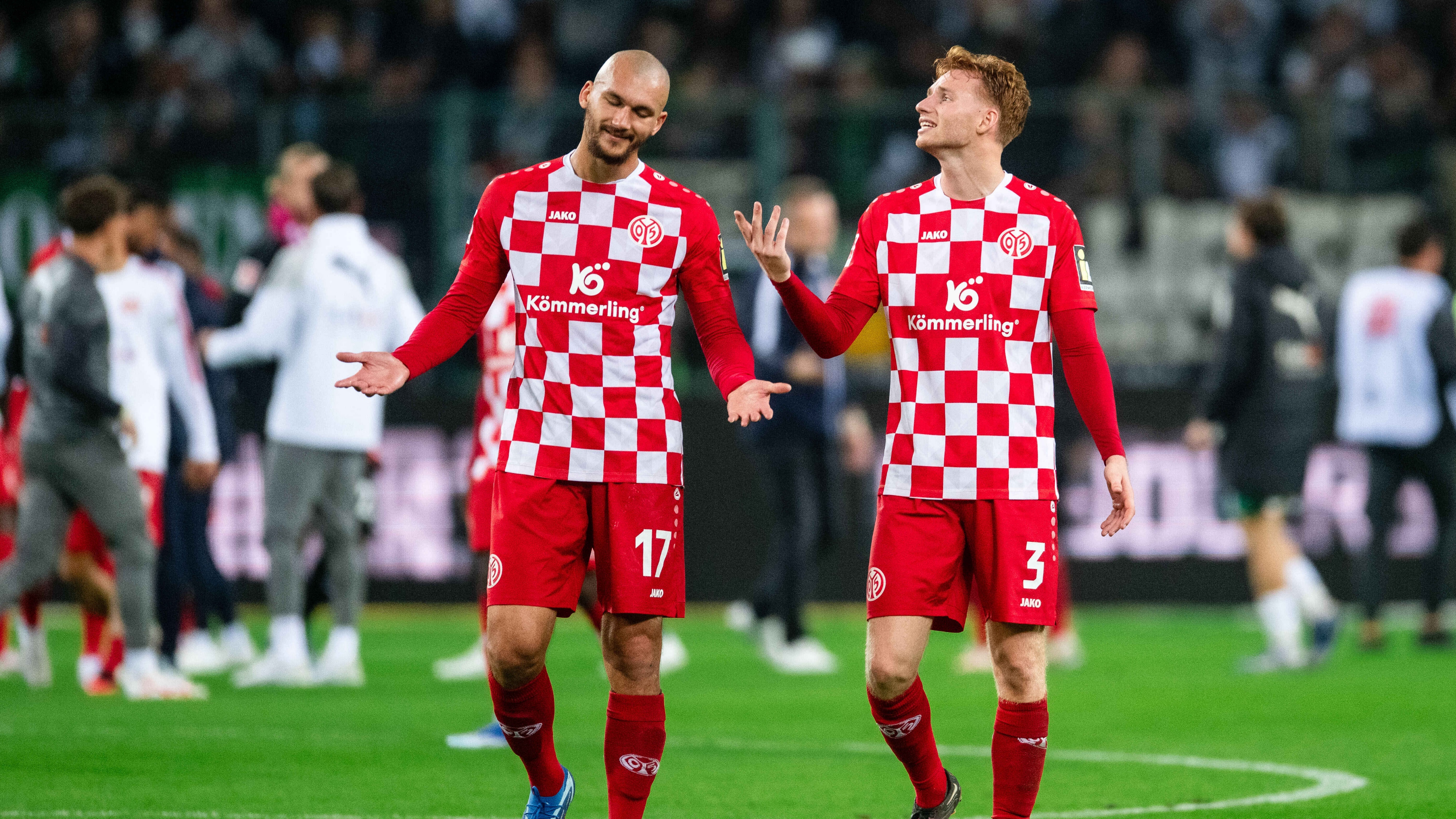 Mainz estava ganhando a primeira, mas Gladbach buscou o empate com um gola&ccedil;o no fim