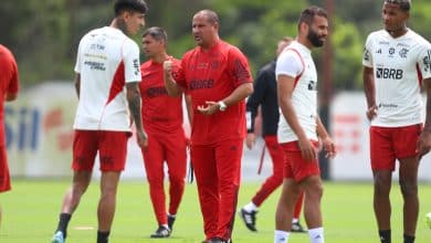 Elogiado no Flamengo, M&aacute;rio Jorge deve ter for&ccedil;a m&aacute;xima contra o Corinthians