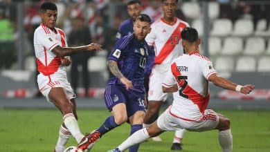 Recital de Messi d&aacute; vit&oacute;ria a Argentina contra o Peru e faz hermanos se isolarem na lideran&ccedil;a das Eliminat&oacute;rias