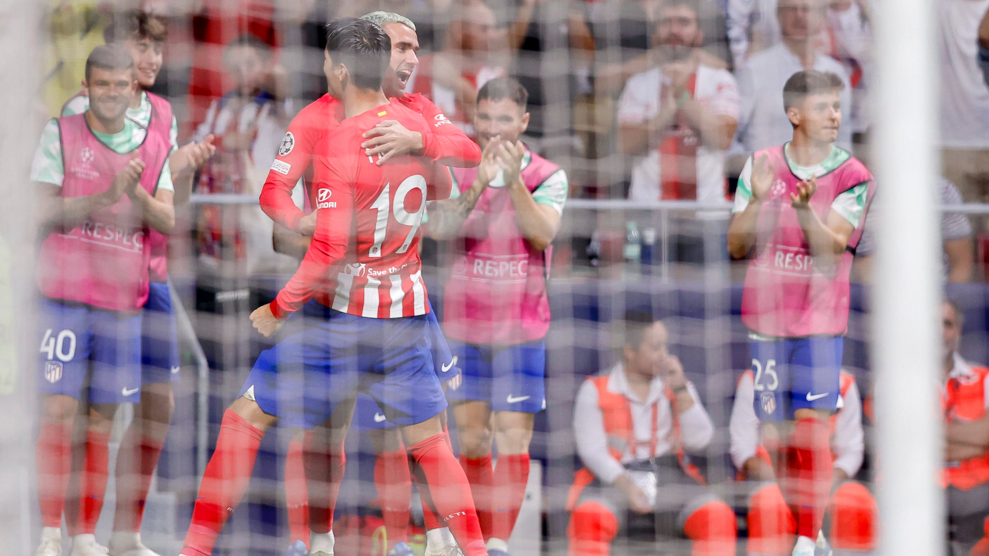 Atl&eacute;tico de Madrid teve um segundo tempo mais &agrave; sua cara para bater o Feyenoord