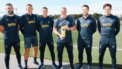 Os m&eacute;ritos de Postecoglou ao j&aacute; ganhar o segundo pr&ecirc;mio seguido de Treinador do M&ecirc;s