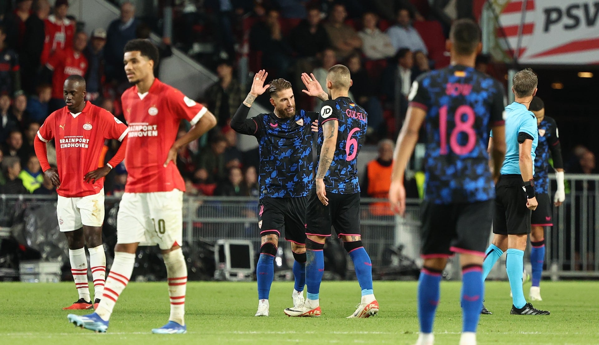 Eindhoven recebeu um eletrizante PSV 2&times;2 Sevilla, de tr&ecirc;s gols nos dez minutos finais