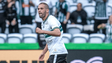 O Coritiba virou a crise do avesso e mandou no cl&aacute;ssico contra o Athletico