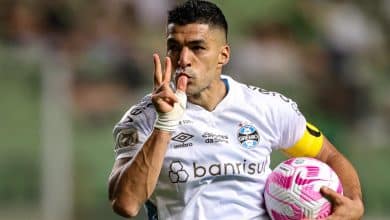 Perto de deixar o Gr&ecirc;mio, Su&aacute;rez n&atilde;o perde o ritmo e alcan&ccedil;a feito raro no Brasileir&atilde;o