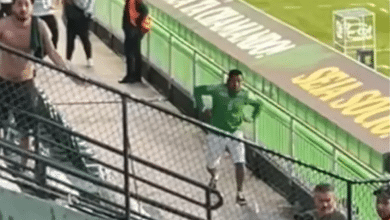 Pol&iacute;cia pede banimento de torcedores do Coritiba por gestos racistas