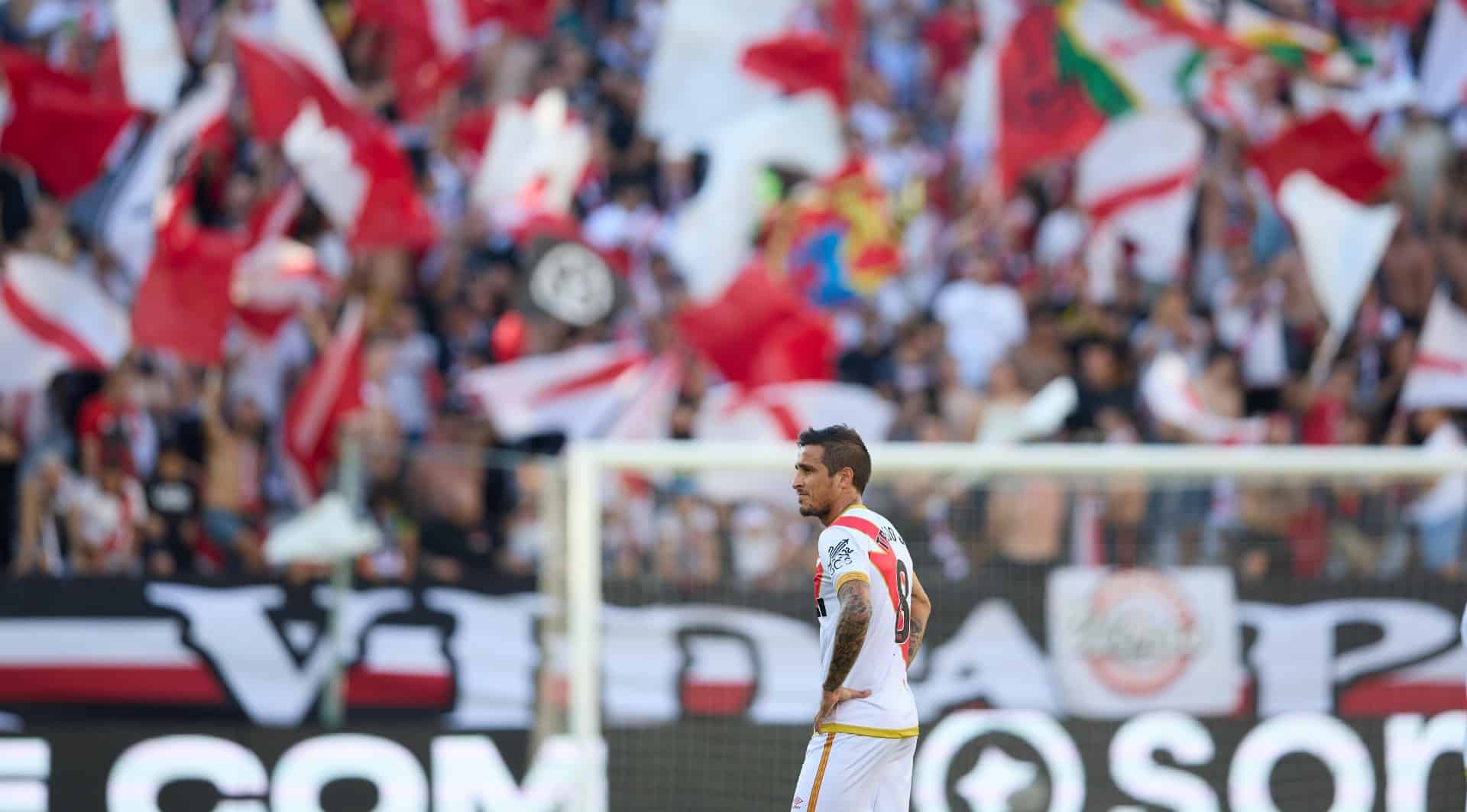 Capit&atilde;o do Rayo Vallecano renuncia bra&ccedil;adeira por n&atilde;o concordar com desmandos dos propriet&aacute;rios