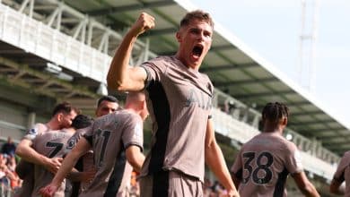 Tottenham teve maturidade para buscar e segurar a vit&oacute;ria com um jogador a menos