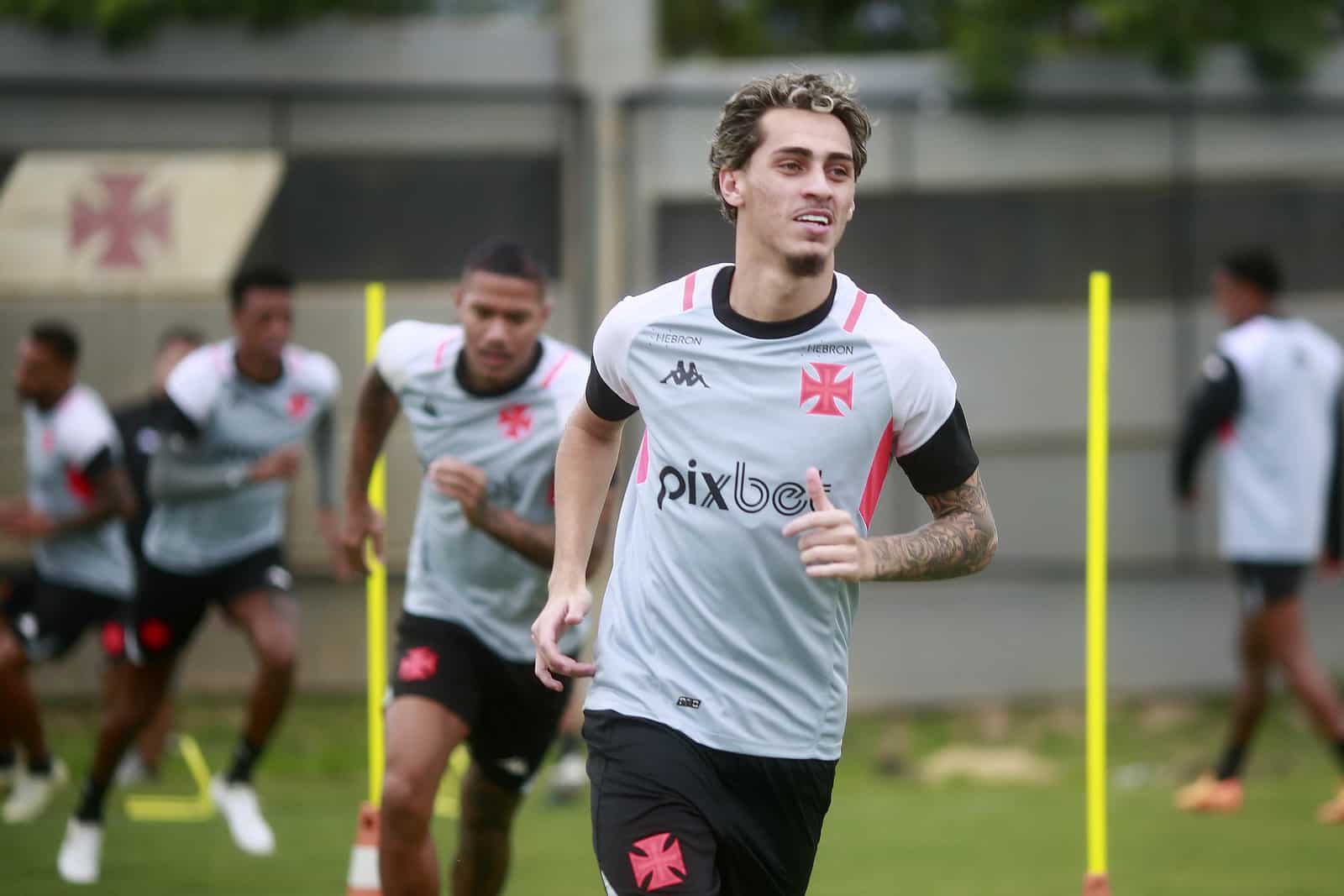 Vasco vai ter refor&ccedil;os para a reta final da luta contra o rebaixamento no Brasileir&atilde;o