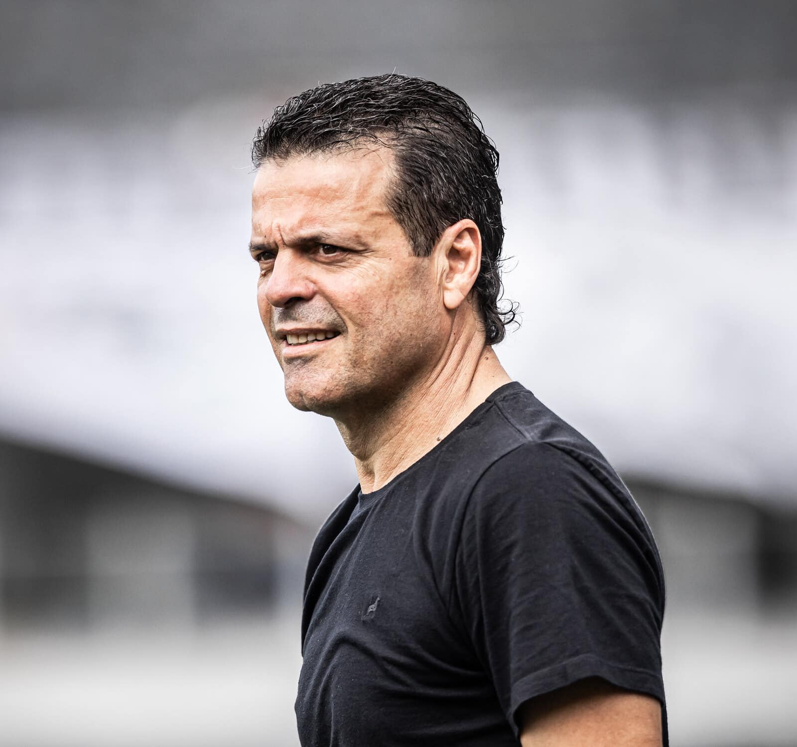 Paulinho McLaren no treino do Santos