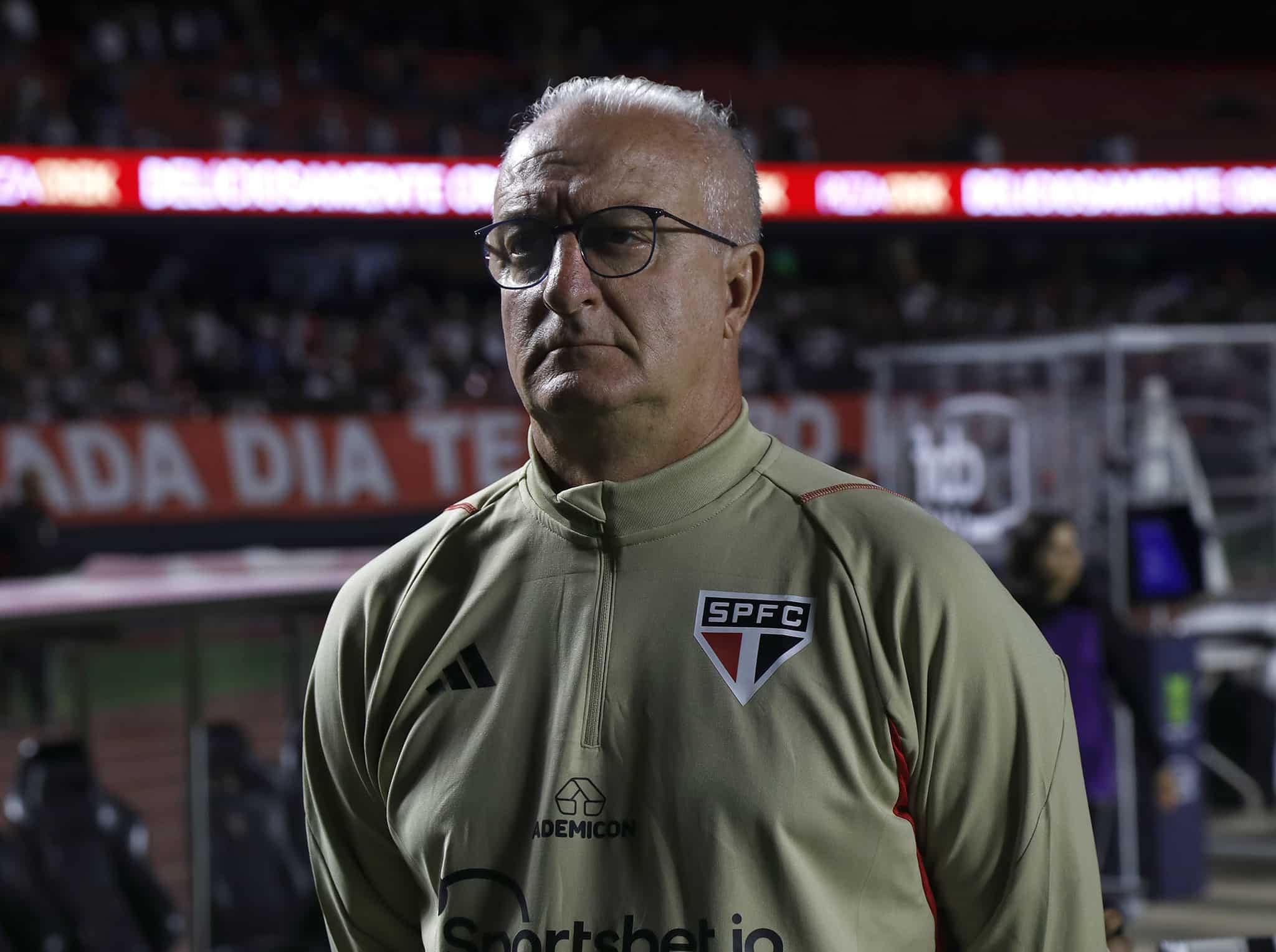 Luciano &eacute; titular no S&atilde;o Paulo? Dorival tenta explicar situa&ccedil;&atilde;o em coletiva pautada pelo camisa 10
