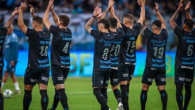 Gr&ecirc;mio n&atilde;o joga bem, mas vit&oacute;rias consecutivas o colocam definitivamente na briga pelo t&iacute;tulo