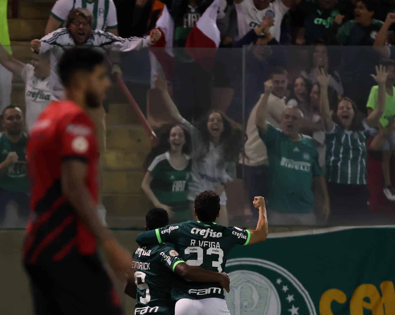 Pela Sele&ccedil;&atilde;o, Endrick e Veiga t&ecirc;m a chance de serem a dupla din&acirc;mica (e excelente) que s&atilde;o no Palmeiras