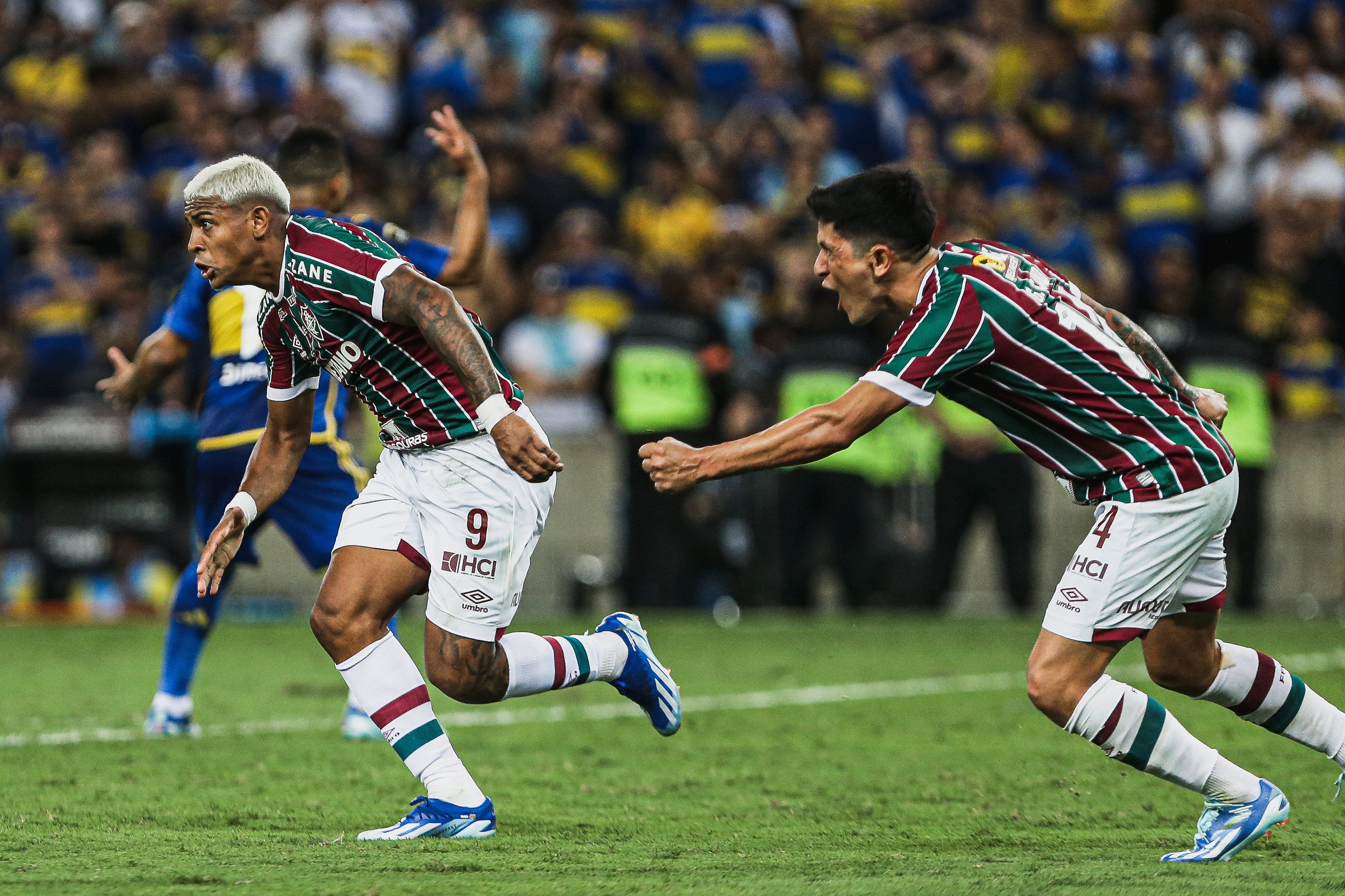 Louco da Cabe&ccedil;a como a torcida do Fluminense, John Kennedy corre para comemorar gol do t&iacute;tulo da Libertadores - Foto: LUCAS MER&Ccedil;ON / FLUMINENSE F.C.