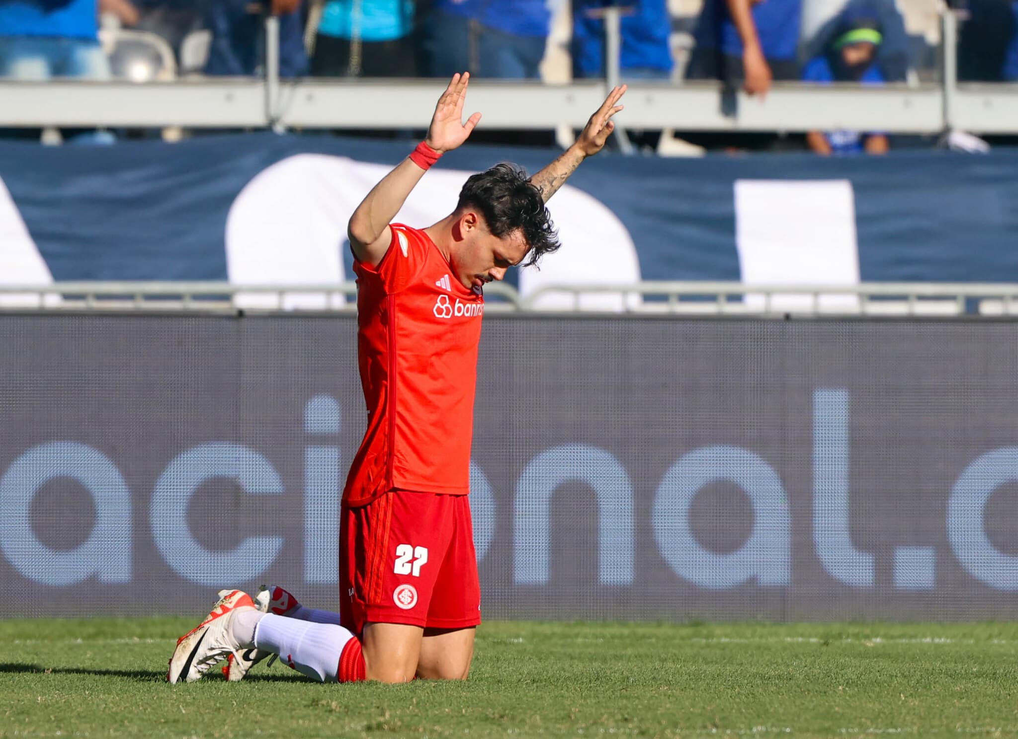 Maur&iacute;cio chama aten&ccedil;&atilde;o da Europa e o Internacional sabe disso &mdash; mas n&atilde;o quer vender