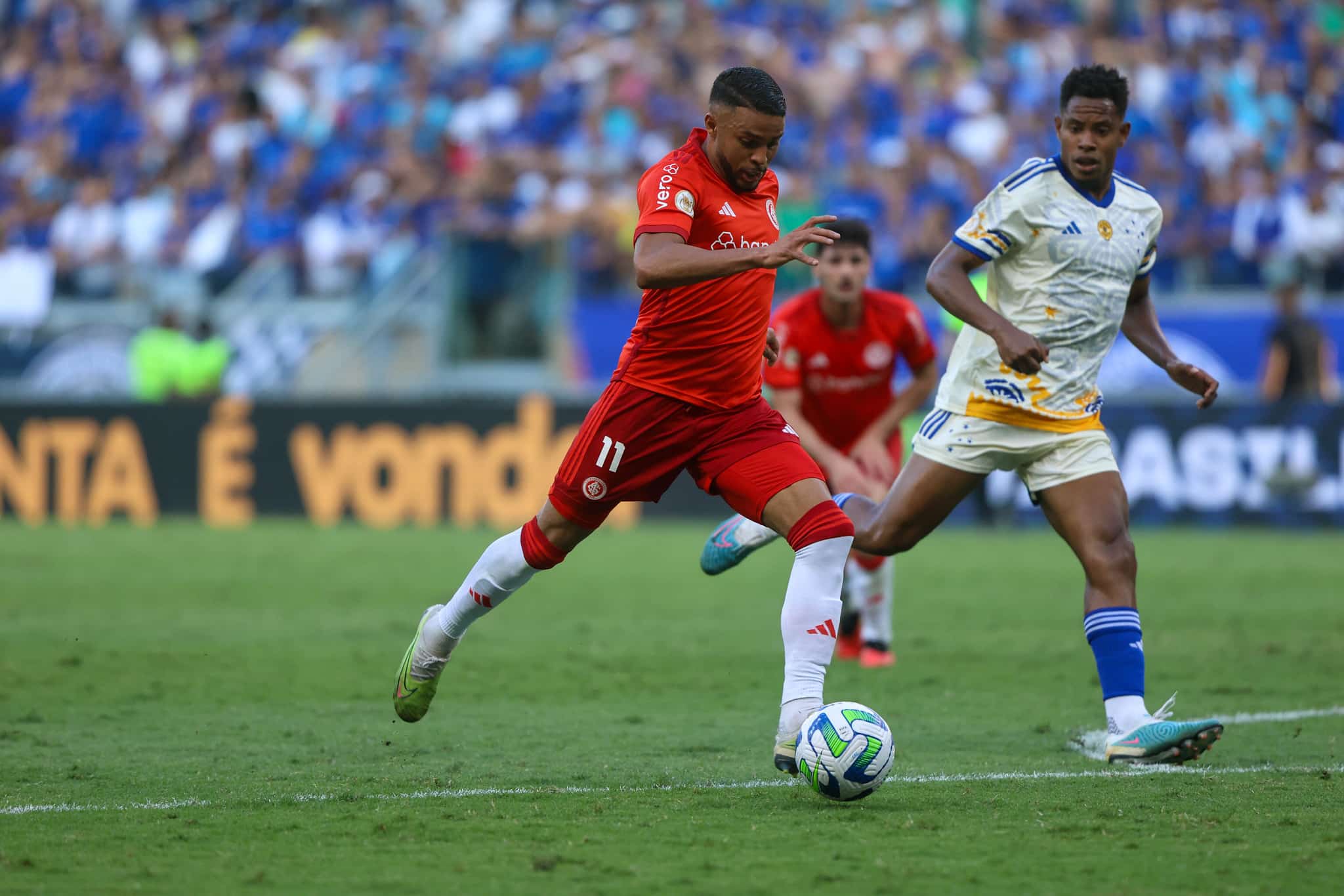 Internacional: Wanderson cresce sob comando de Coudet e discuss&atilde;o sobre titularidade fica obsoleta