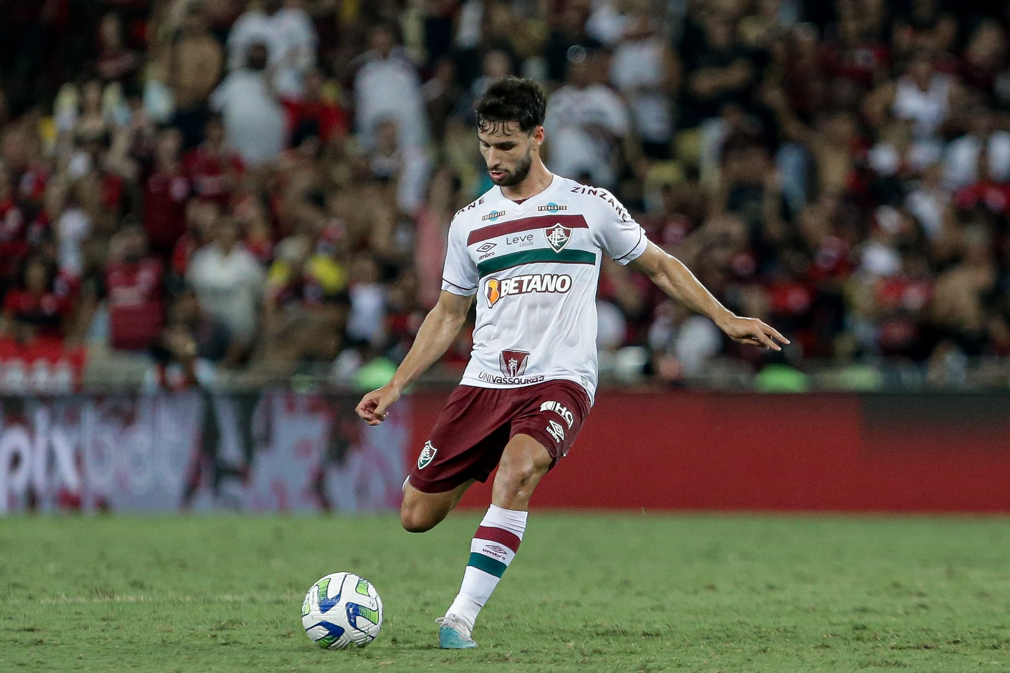Martinelli teve grande atua&ccedil;&atilde;o no Fla-Flu e iniciou jogada do gol de empate do Fluminense - Foto: LUCAS MER&Ccedil;ON/FLUMINENSE FC