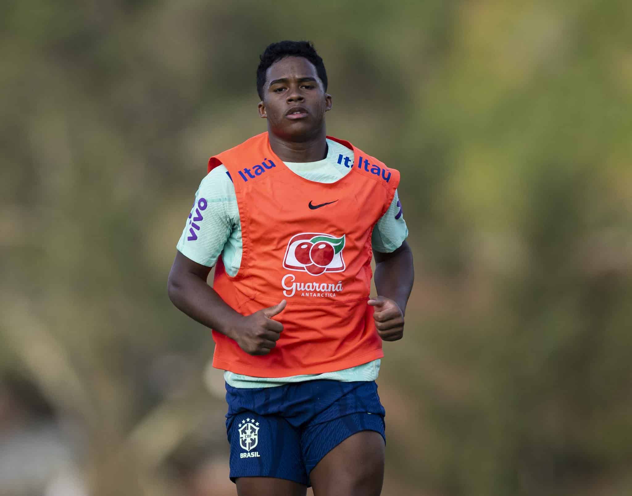 Endrick chega motivado para enfrentar a Argentina pelas Eliminat&oacute;rias da Copa do Mundo - Foto: Joilson Marconne/CBF