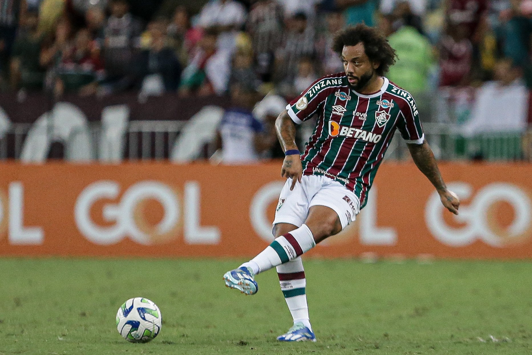 Marcelo jogou no meio na vit&oacute;ria do Fluminense sobre o Coritiba e mais uma vez mudou o jogo - Foto: LUCAS MER&Ccedil;ON/FLUMINENSE FC