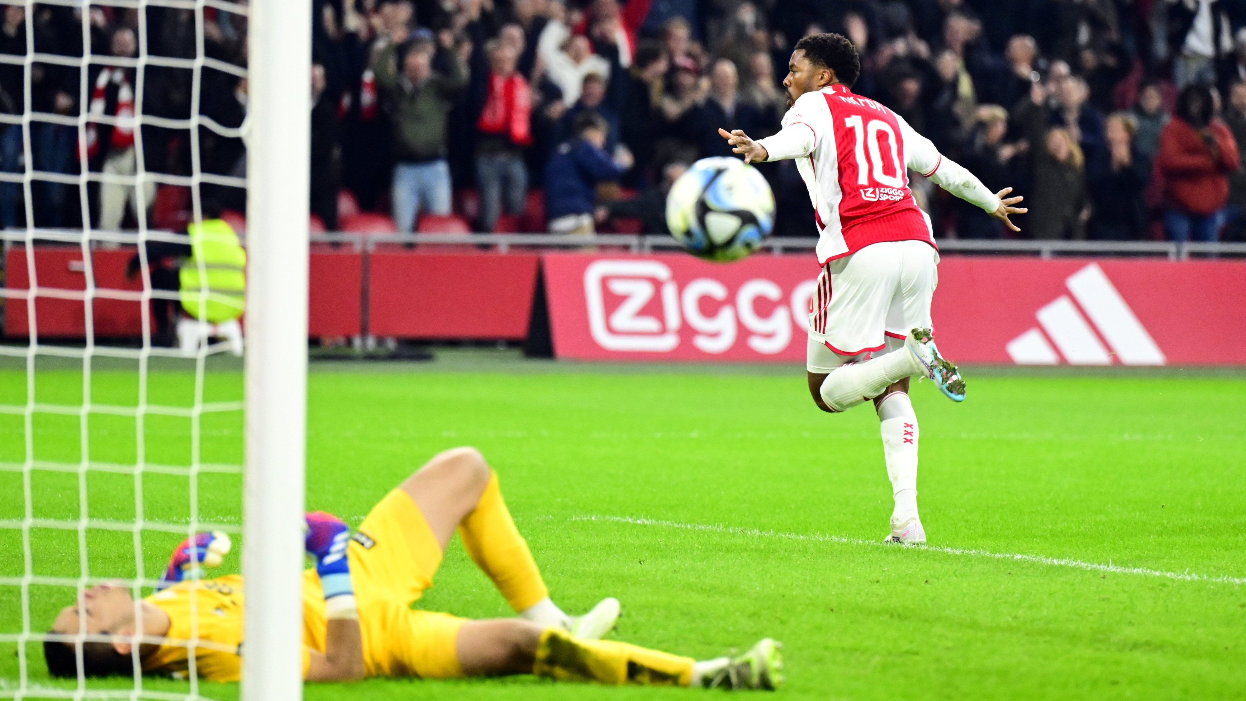 Ajax estreou novo t&eacute;cnico fazendo o que n&atilde;o fazia faz tempo: vencendo