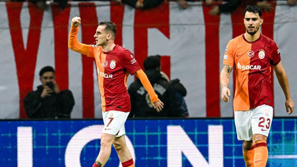 Galatasaray busca empate em jogo maluco em Istambul e complica a vida do Manchester United