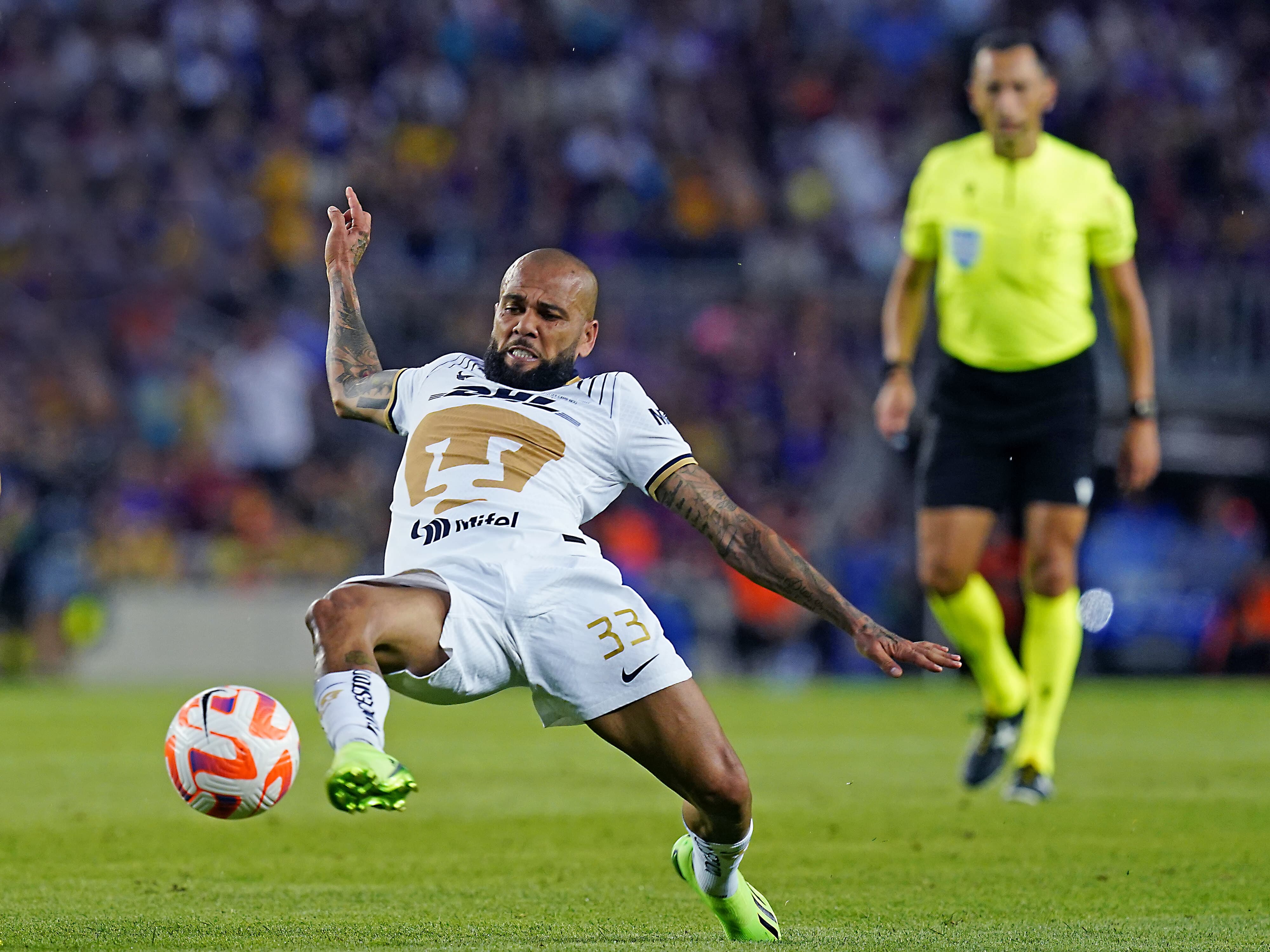 Justi&ccedil;a espanhola rejeita (mais um) pedido da defesa de Daniel Alves e jogador &eacute; enviado&nbsp;a&nbsp;julgamento