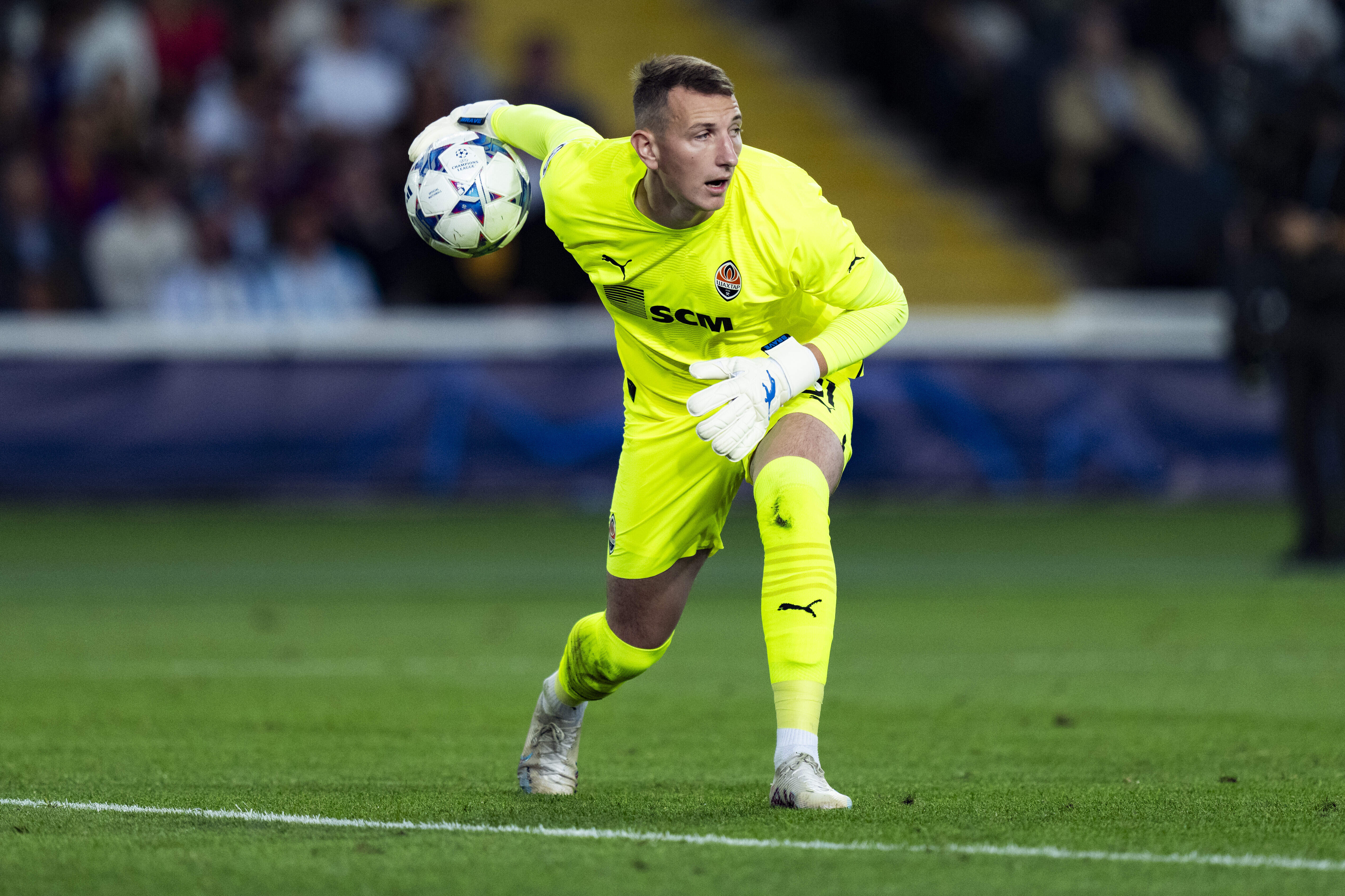 Riznyk &eacute; titular no Shakhtar, mas &eacute; a guerra que ocupa sua mente: &lsquo;Futebol n&atilde;o &eacute; minha prioridade&rsquo;