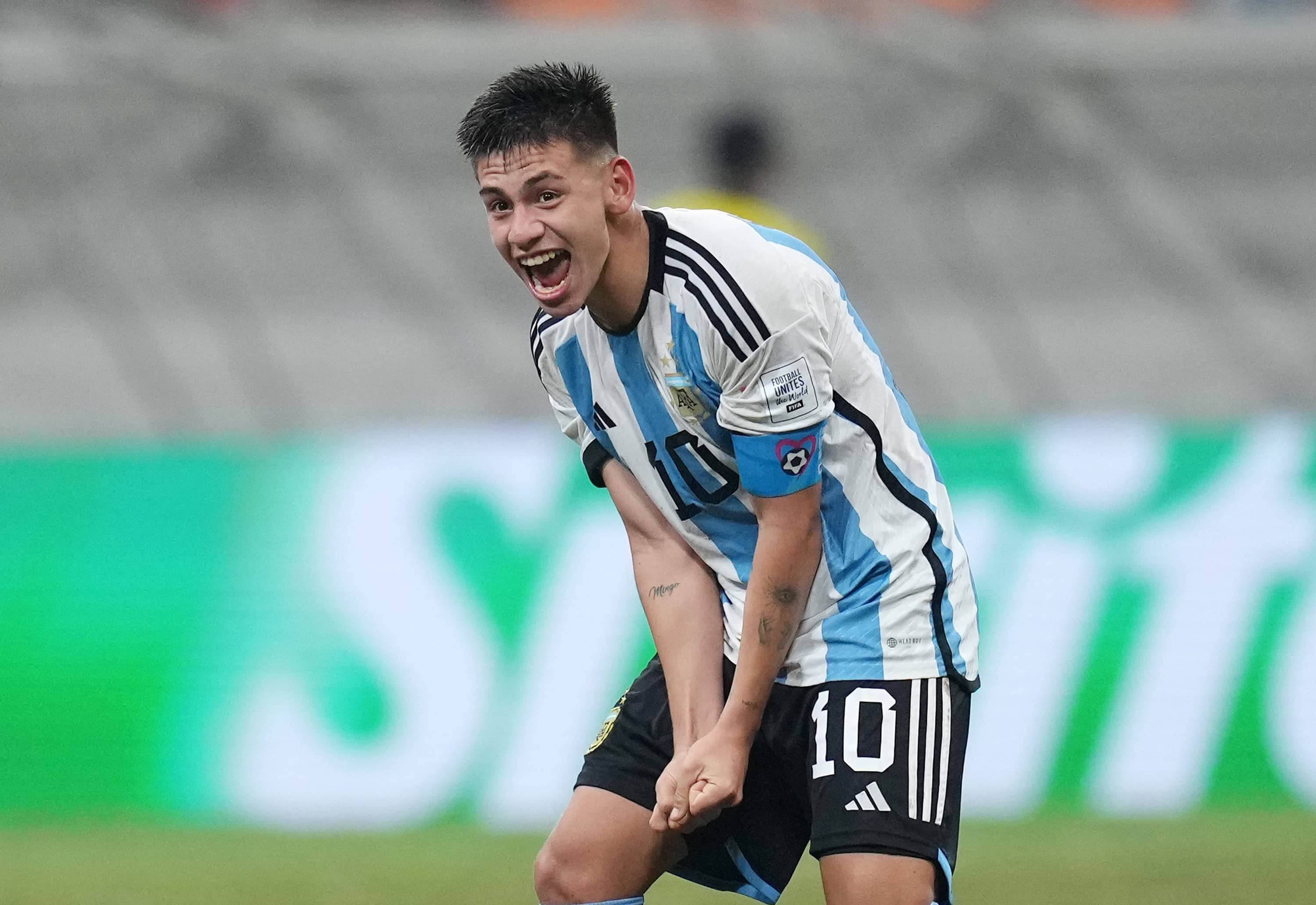 Derrota no profissional, derrota na base: Brasil vive inc&ocirc;moda freguesia para Argentina e&nbsp;cai&nbsp;no&nbsp;Mundial&nbsp;Sub-17