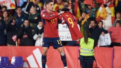 Mamardashvilli at&eacute; tentou, mas a Espanha venceu a Georgia e garantiu o primeiro lugar