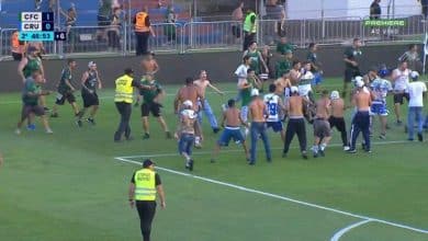 Coritiba x Cruzeiro: batalha campal interrompe partida de desesperados