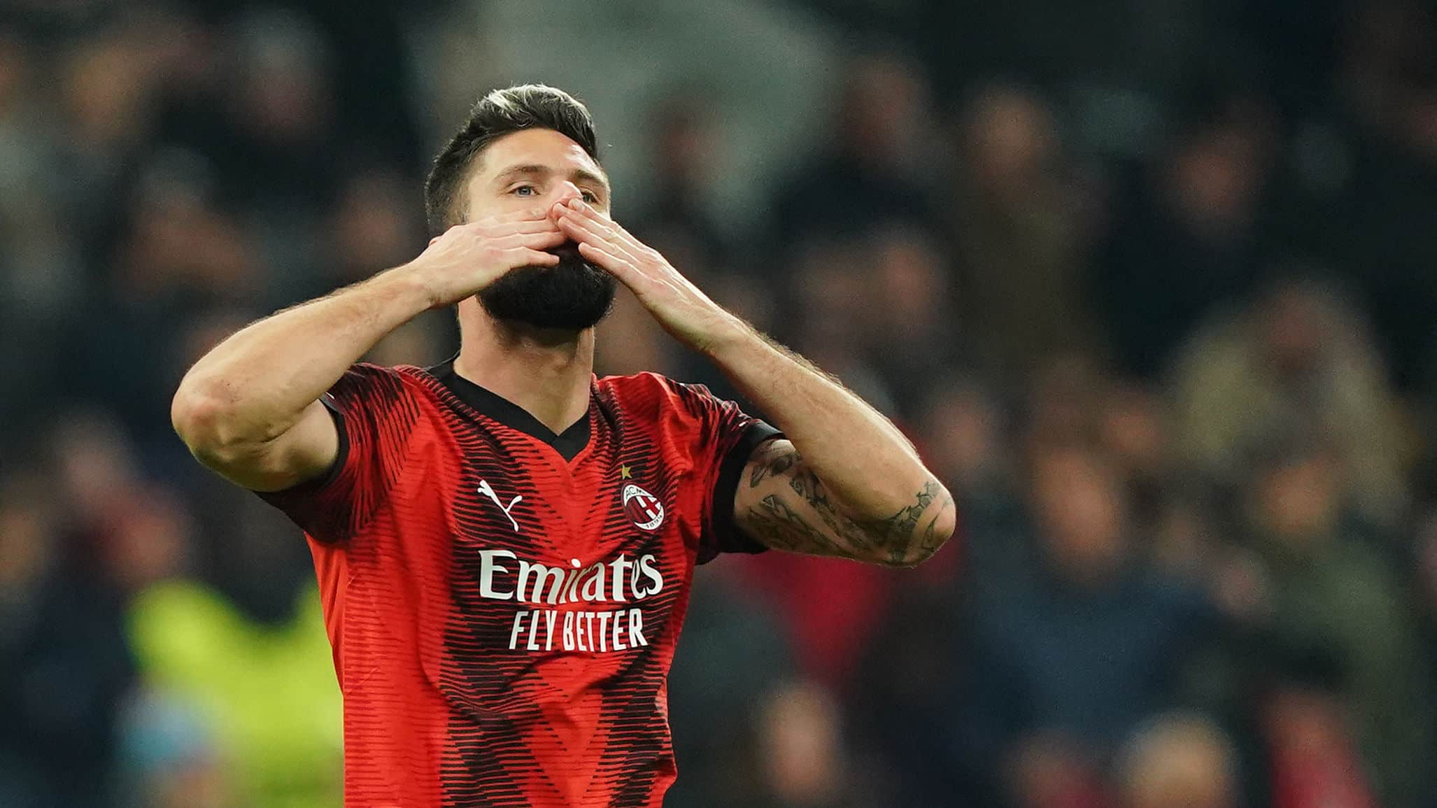 O plano de sucess&atilde;o de Giroud no Milan: renova&ccedil;&atilde;o at&eacute; 2025, contrata&ccedil;&atilde;o e aposta na base