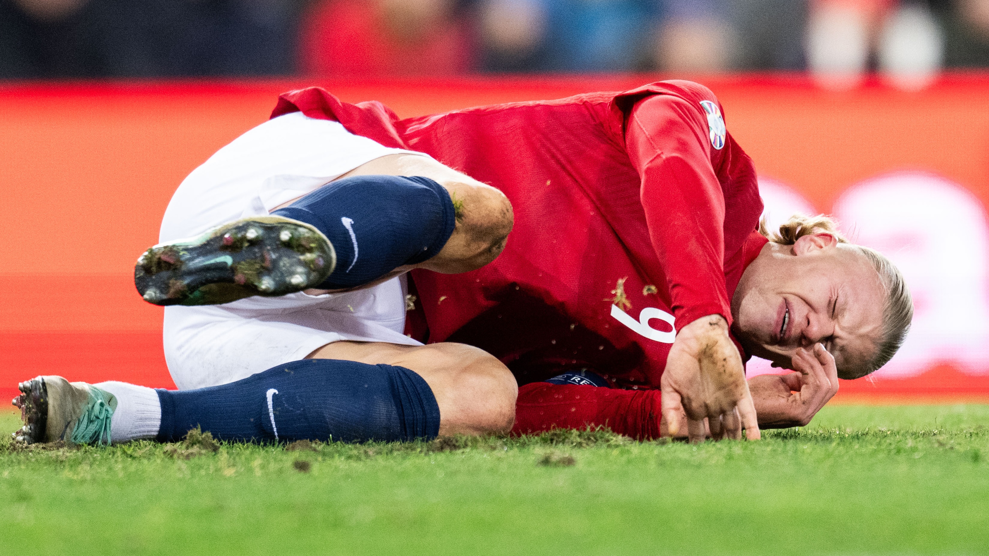 Haaland sofre les&atilde;o no tornozelo, a menos de dez dias do City enfrentar o Liverpool