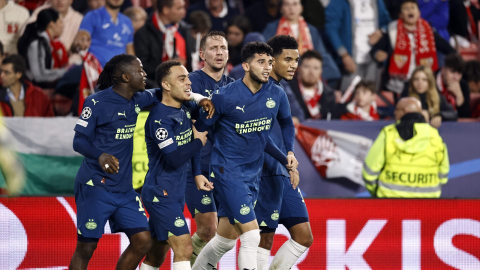 Parecia que o Sevilla teria uma noite histórica, mas foi PSV quem fez uma virada épica e eliminou os rojiblancos