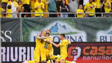 Rom&ecirc;nia joga com regulamento debaixo do bra&ccedil;o para superar Su&iacute;&ccedil;a e garantir vantagem na Eurocopa