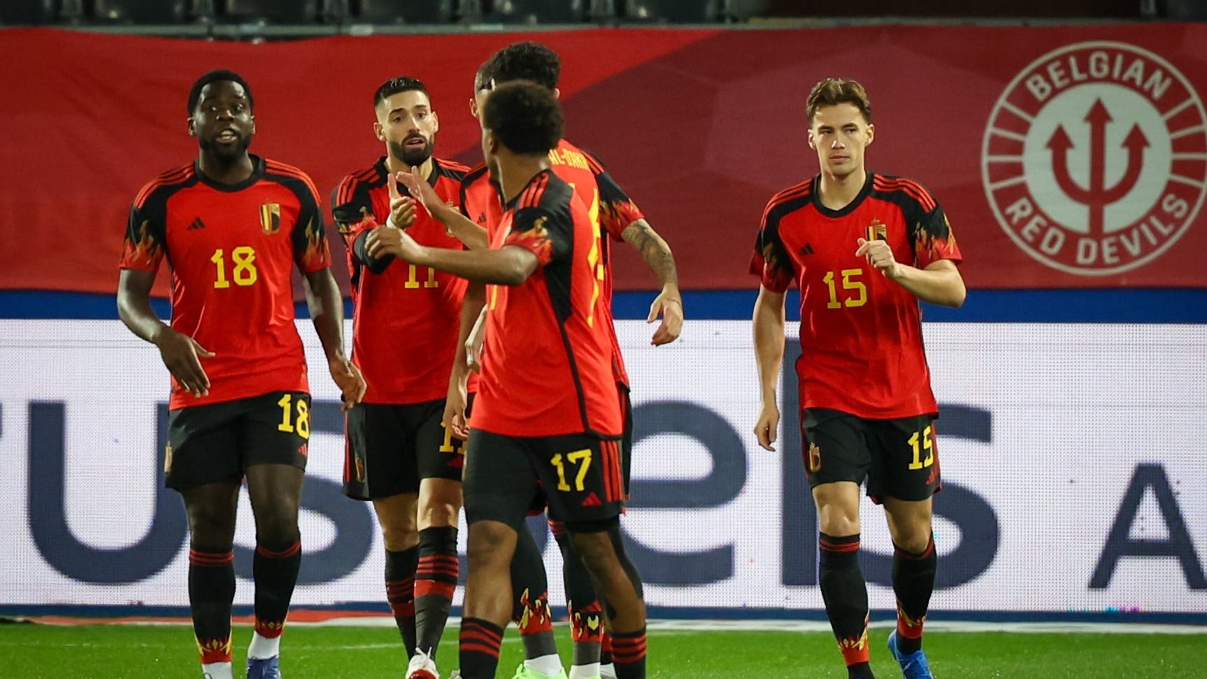 Em ritmo de treino, B&eacute;lgica vence a S&eacute;rvia em amistoso que d&aacute; respostas para Tedesco e Stojkovic