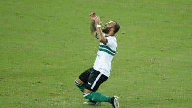 Mochileiro do futebol: fora do Coritiba, Jes&eacute; Rodriguez parte &agrave; procura do 9&ordm; time em 7 anos
