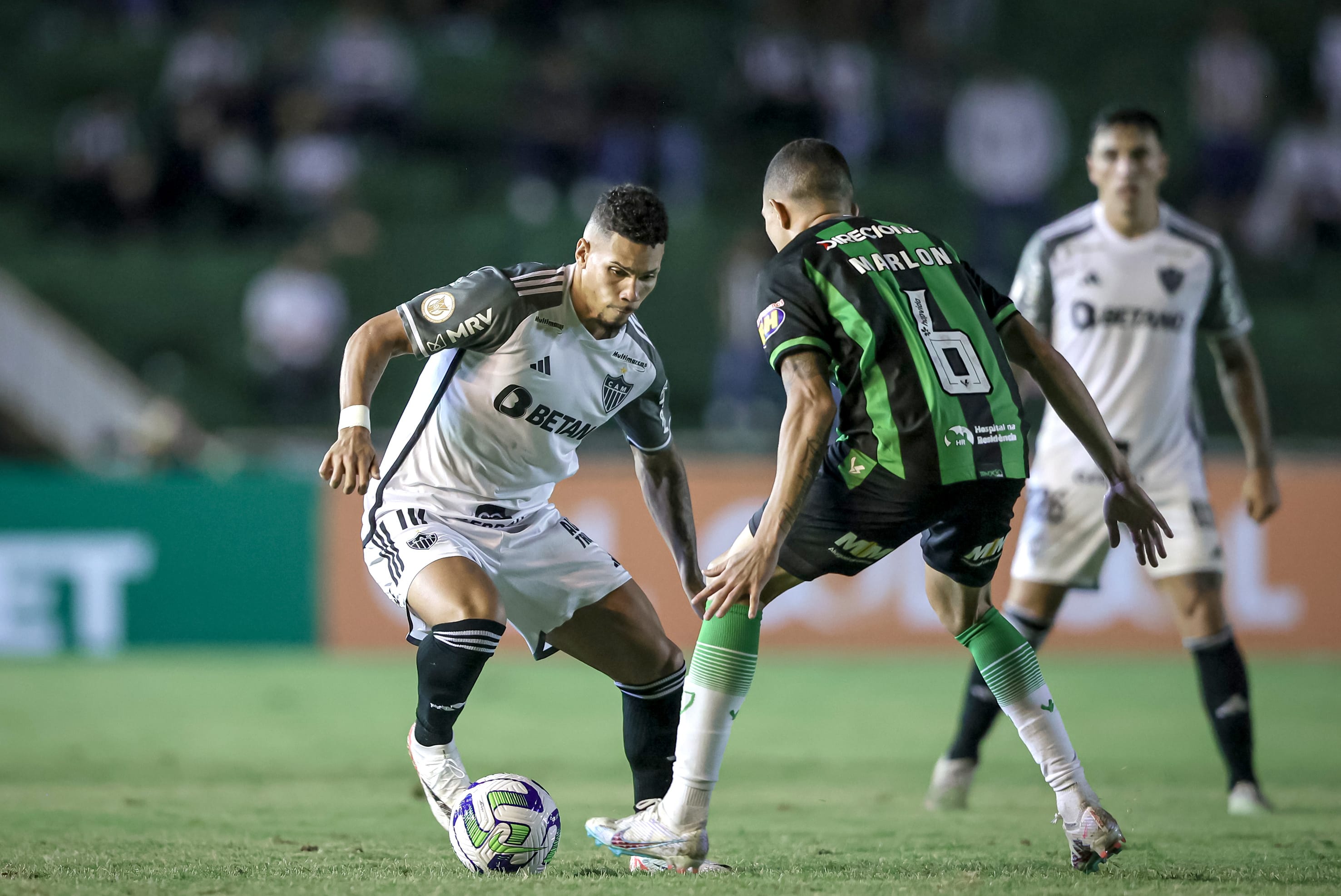 Filmes repetidos: Jemerson falha, Am&eacute;rica-MG sucumbe e Paulinho salva o Atl&eacute;tico-MG