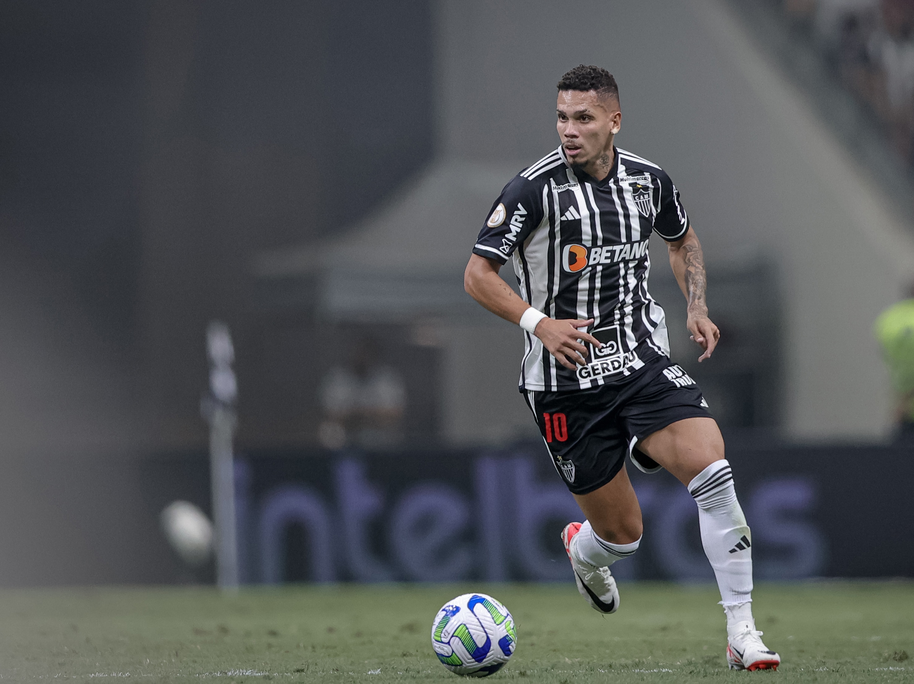 O que Paulinho tem a oferecer para a Sele&ccedil;&atilde;o Brasileira?