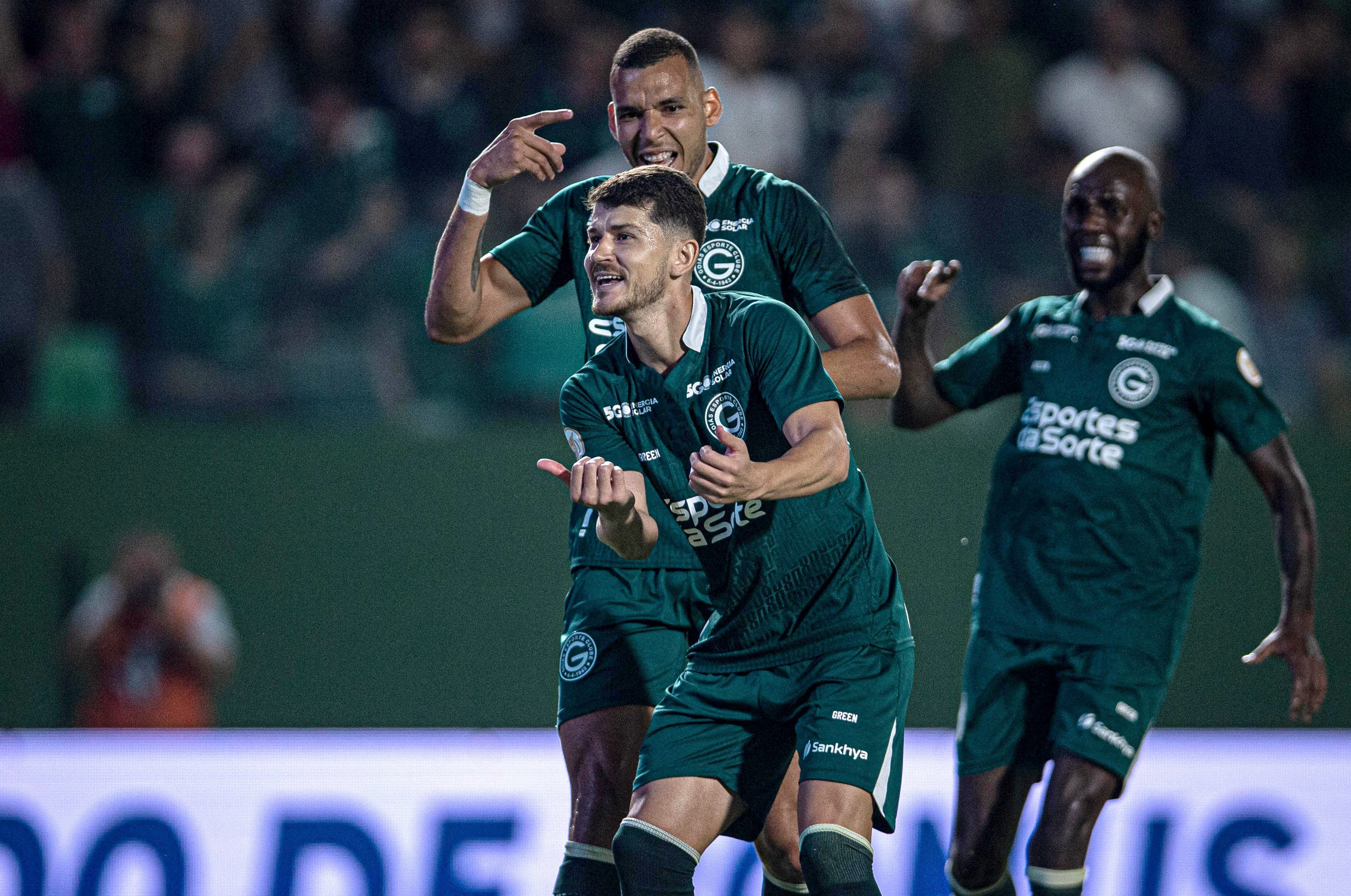 Quem &eacute; o lateral esquerdo que o Corinthians monitora no mercado para a pr&oacute;xima temporada