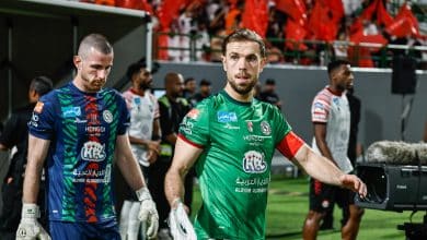 &lsquo;Tapa na cara&rsquo;: &Uacute;nico jogador abertamente gay do Reino Unido n&atilde;o poupa cr&iacute;ticas a ida de Henderson &agrave; Ar&aacute;bia Saudita