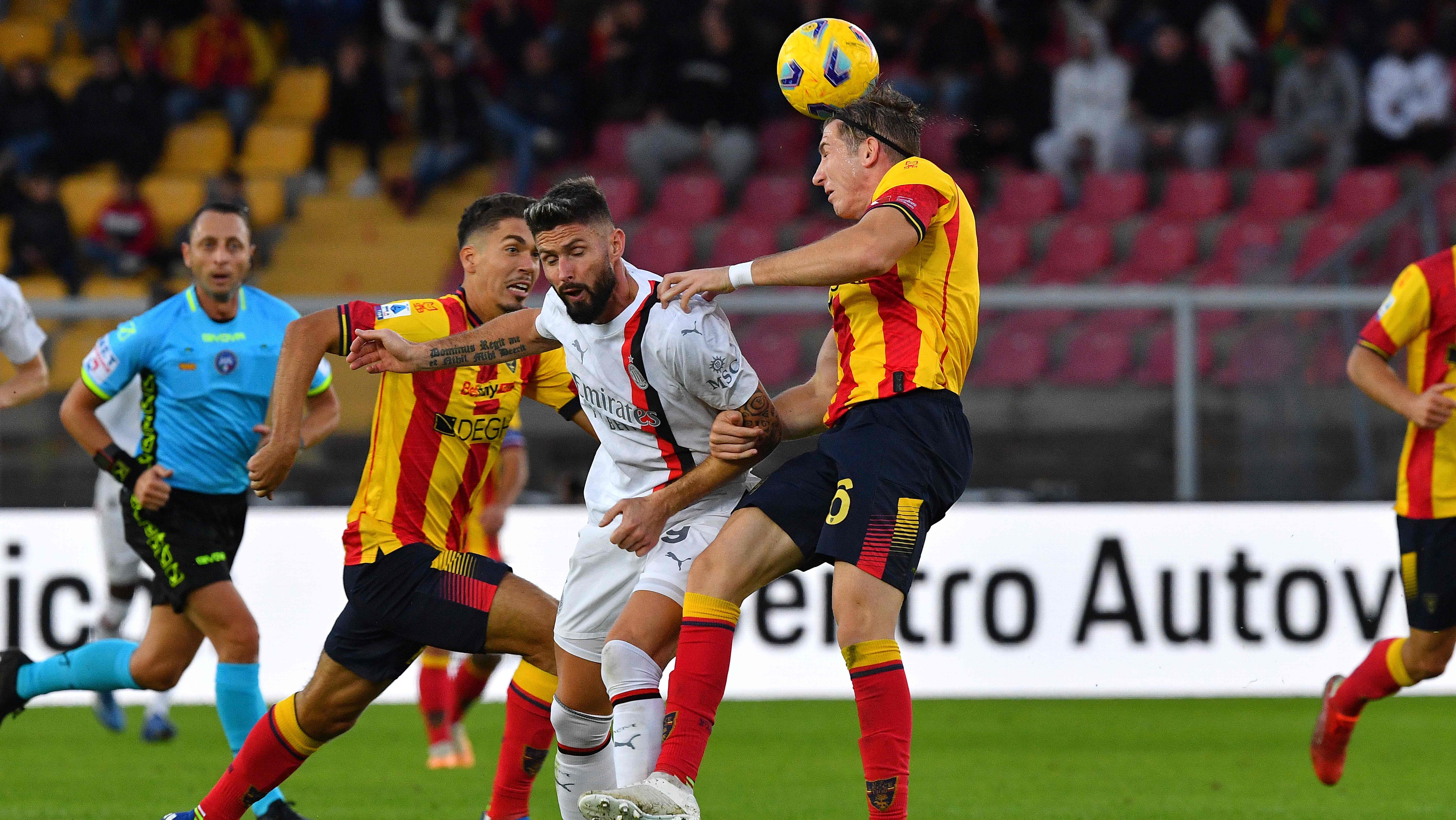 O Milan fez 2 a 0, tomou empate e s&oacute; n&atilde;o viu o Lecce vencer porque o VAR anulou gol aos 51 do 2&ordm; tempo