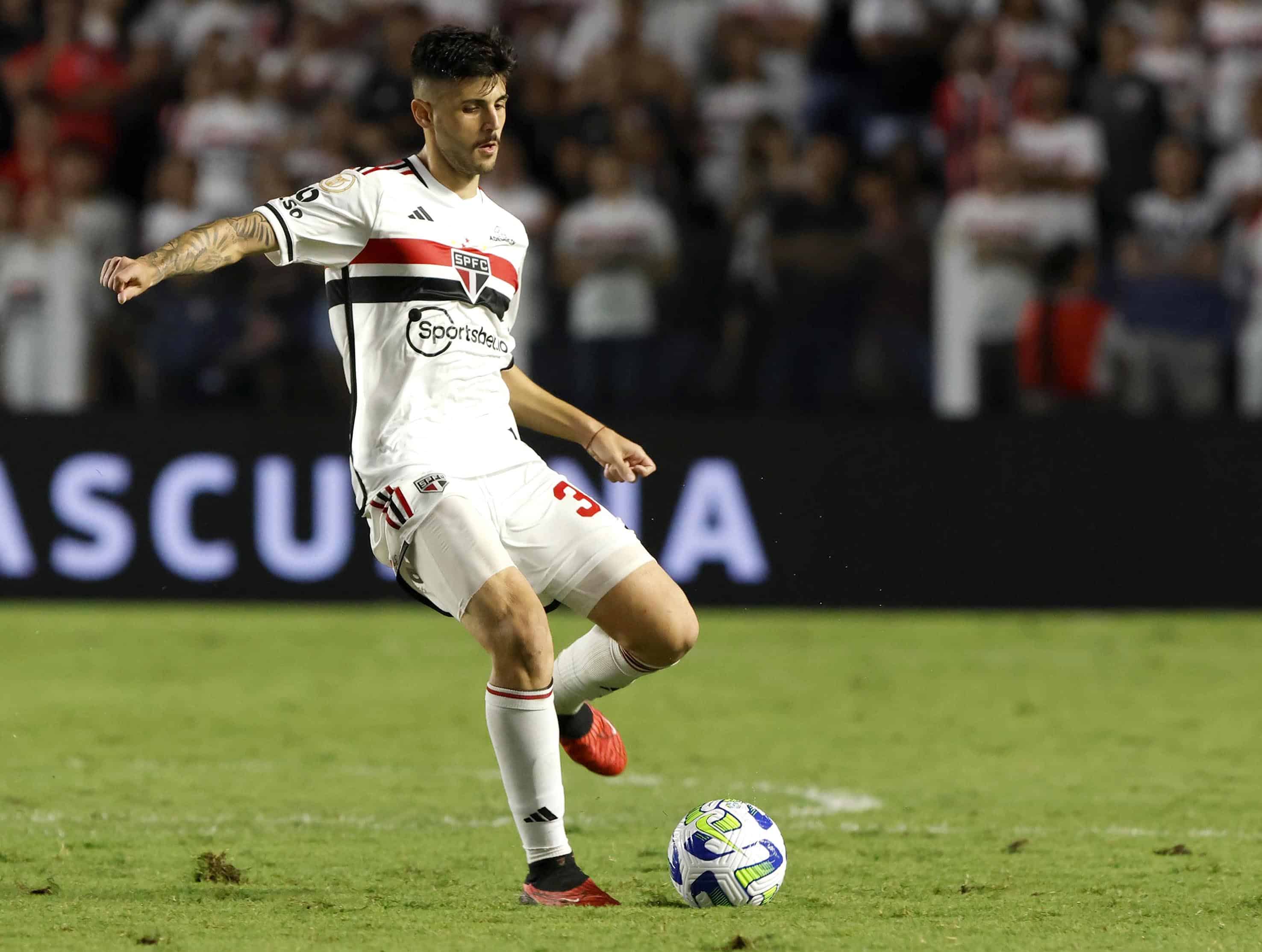 O que h&aacute; de verdade sobre a investida do Liverpool por Beraldo; S&atilde;o Paulo espera propostas