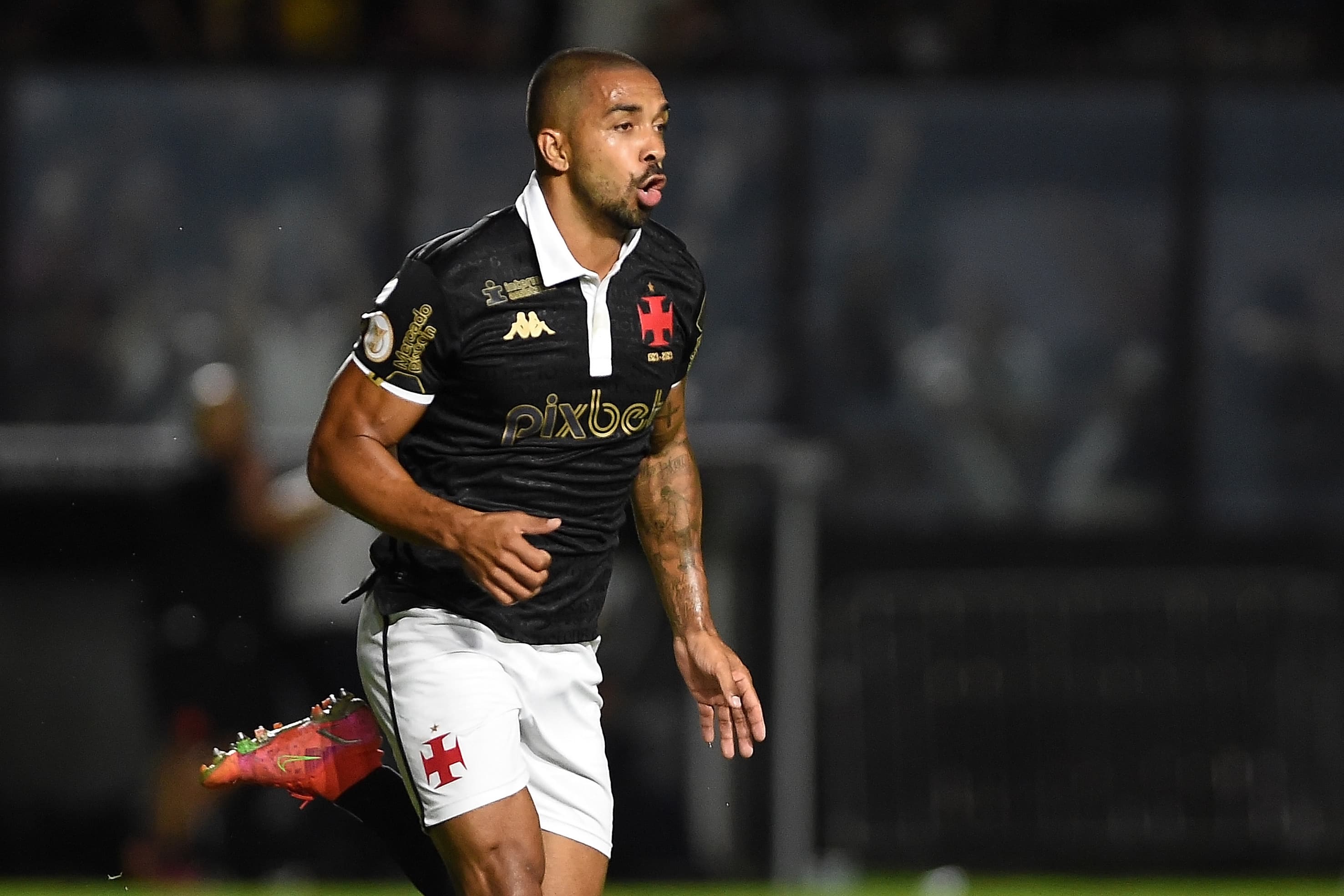 Vasco ganhou um heroi improv&aacute;vel e um novo titular na luta contra mais um rebaixamento