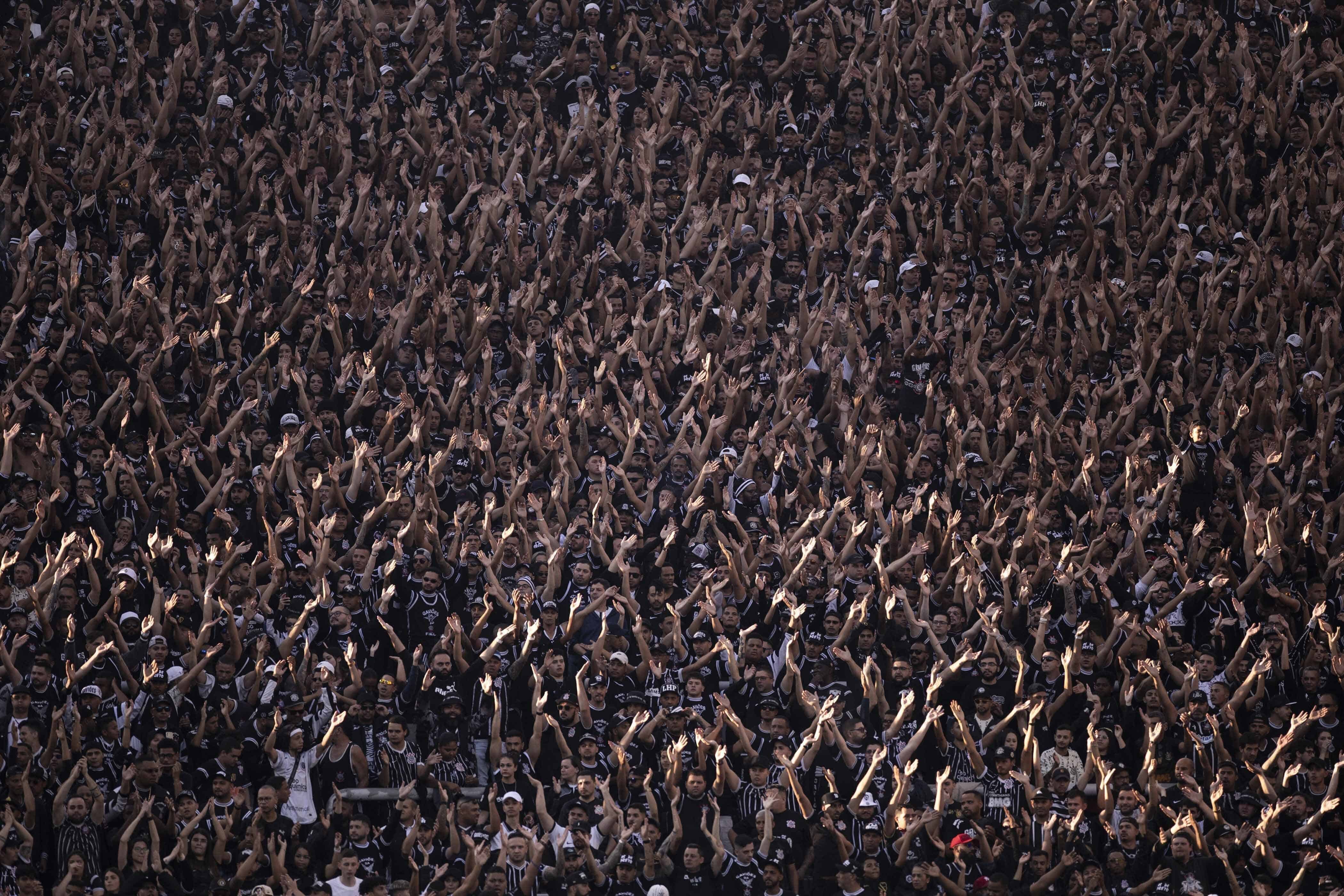 Caos em elei&ccedil;&otilde;es acirradas do Corinthians faz com que at&eacute; casa de apostas abra odds da disputa