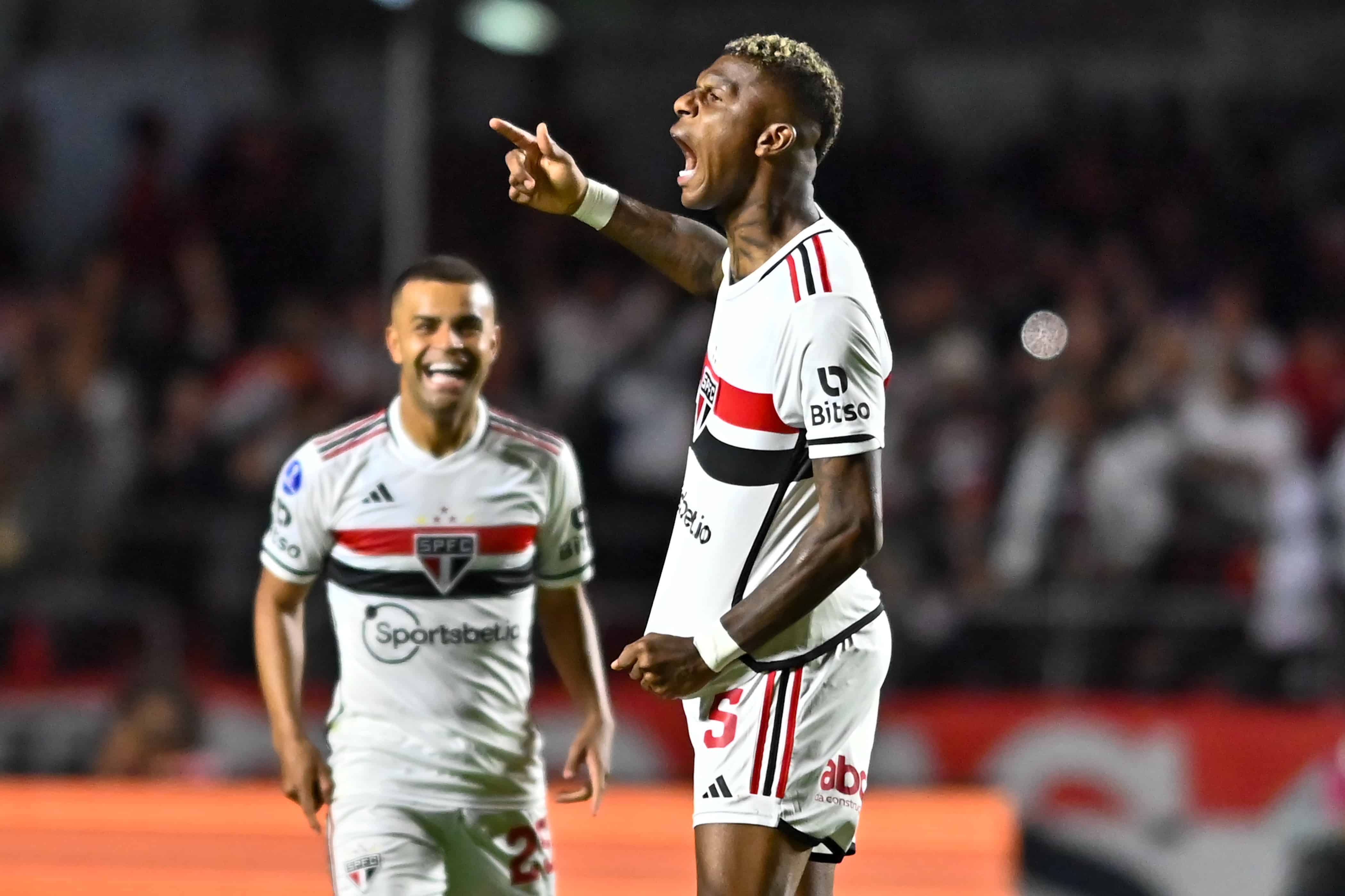 S&atilde;o Paulo prepara renova&ccedil;&otilde;es de contrato com Arboleda e Diego Costa para evitar problema na zaga