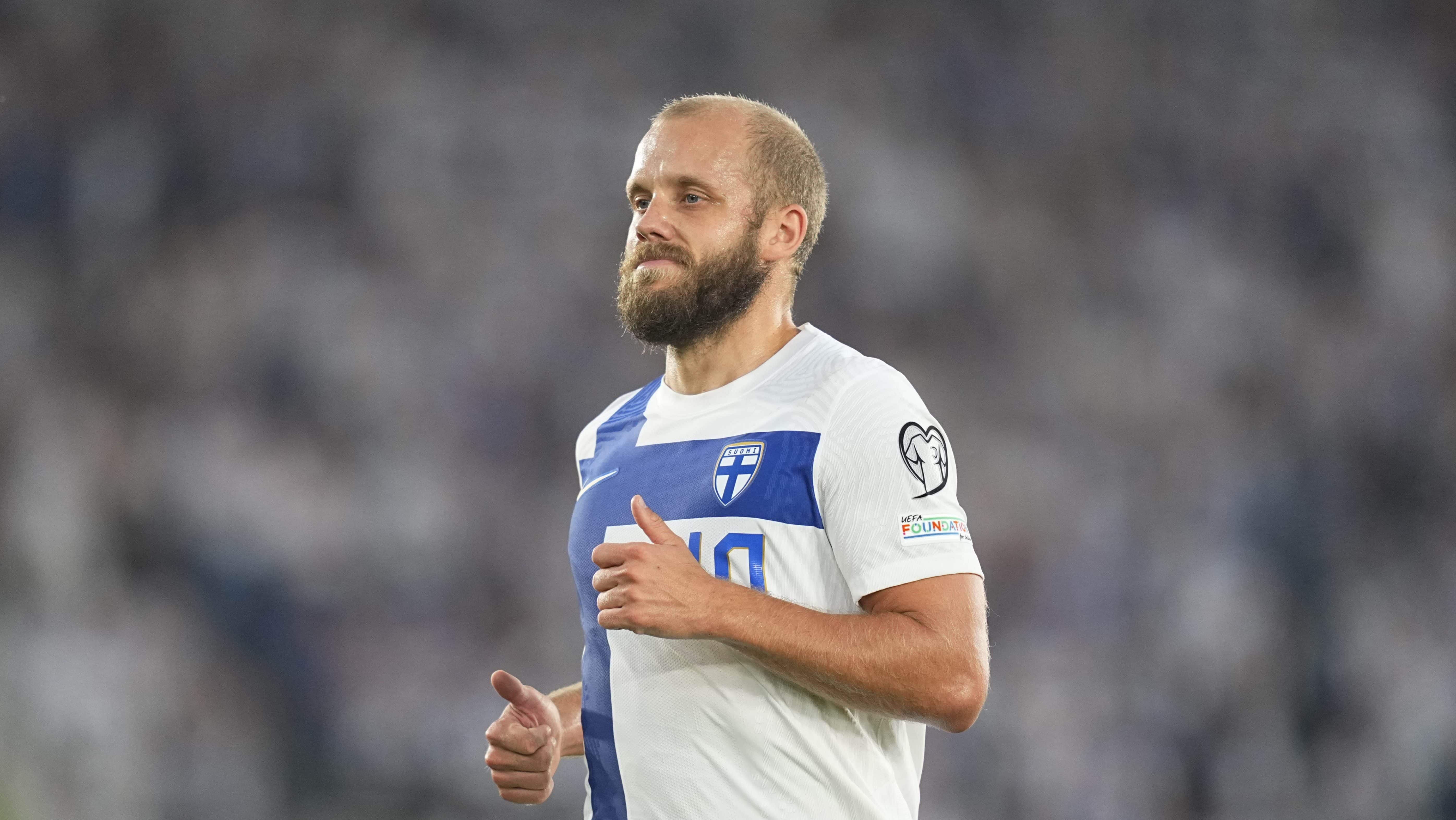 Pukki ainda tem lenha para queimar e anotou um gola&ccedil;o na goleada da Finl&acirc;ndia que n&atilde;o valeu de nada
