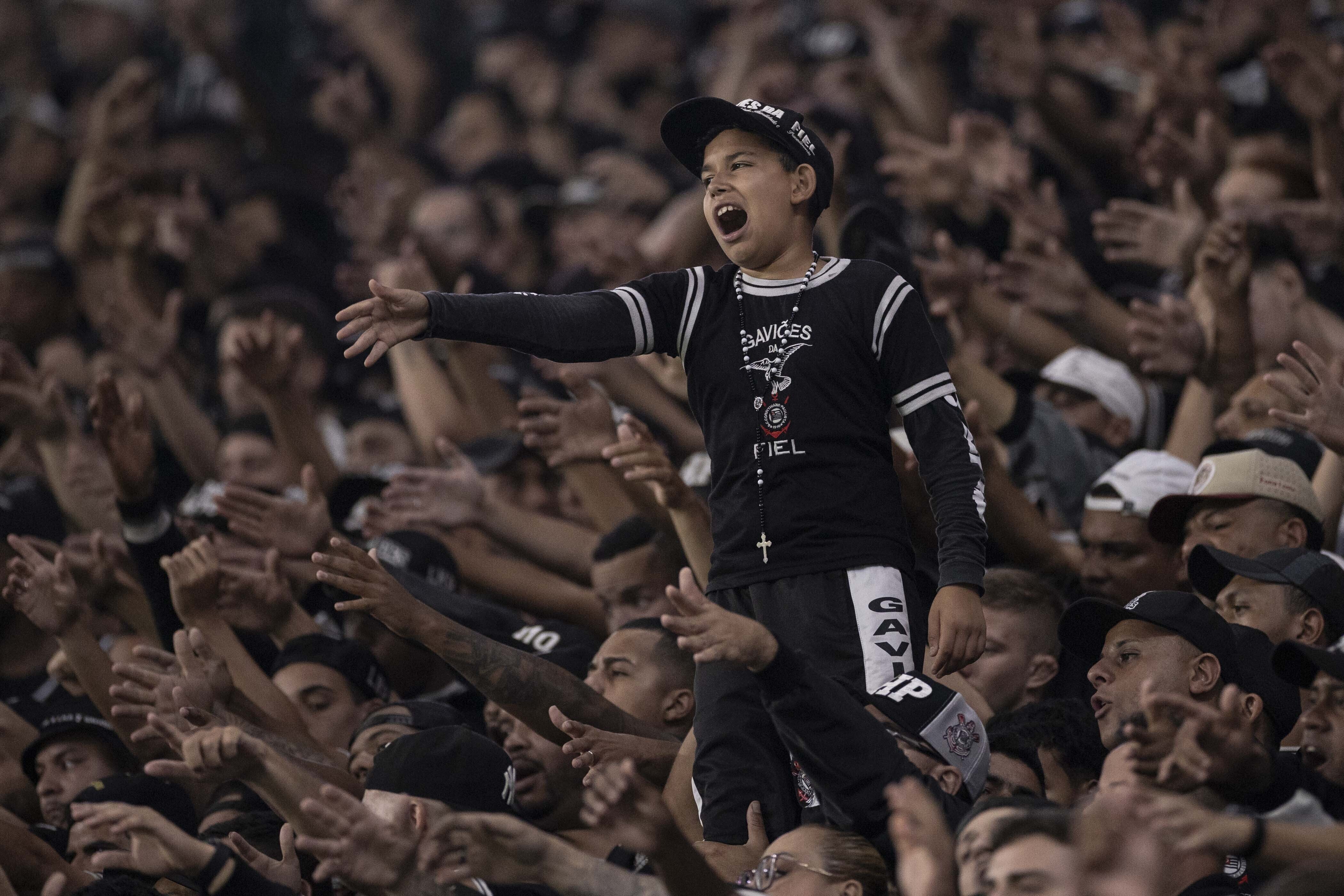 Elei&ccedil;&atilde;o no Corinthians ter&aacute; urna eletr&ocirc;nica para tentar organizar o caos; veja como funciona o pleito