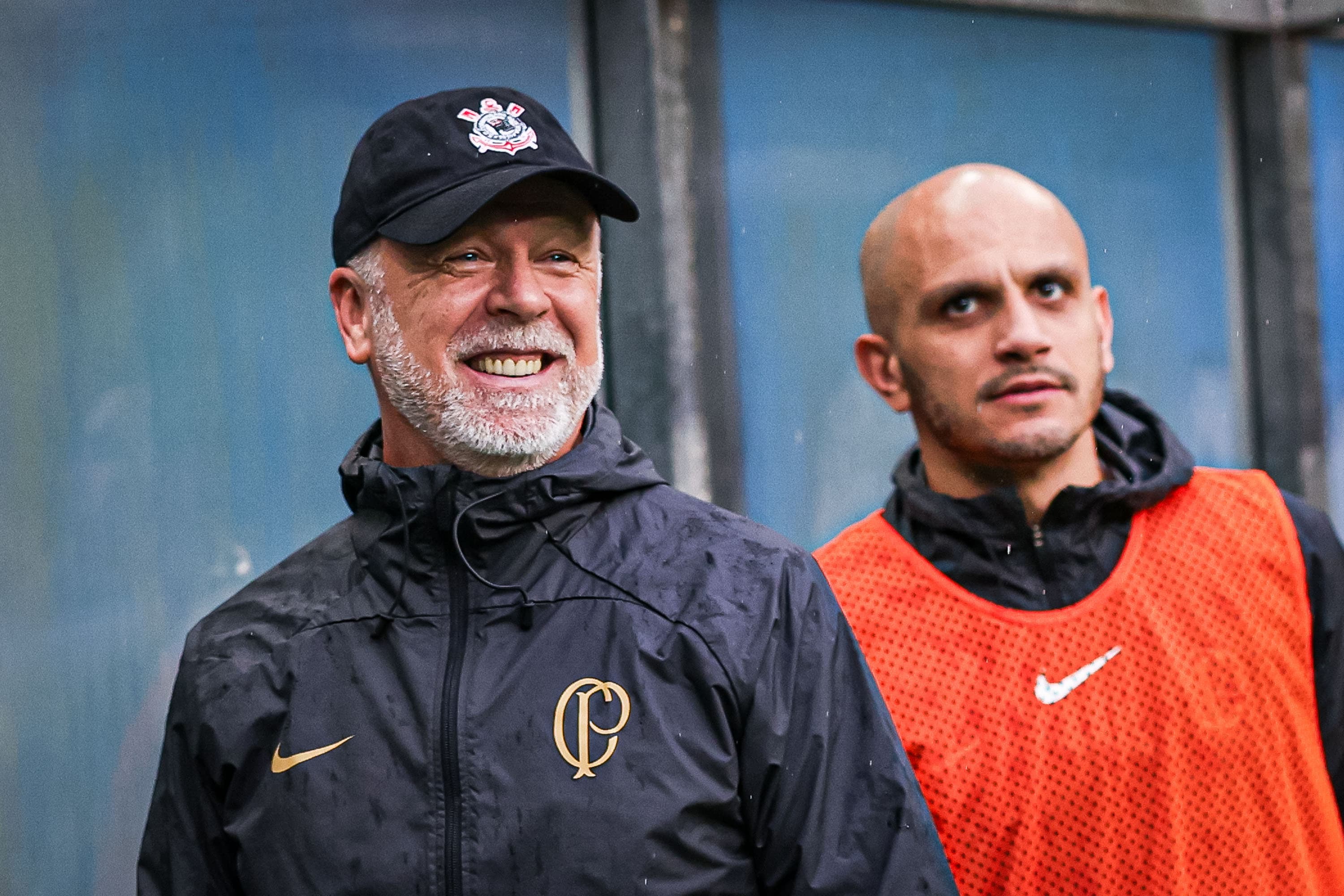 Menos amea&ccedil;ado, Corinthians pode se dar ao luxo de sonhar com vaga continental ap&oacute;s a Data Fifa